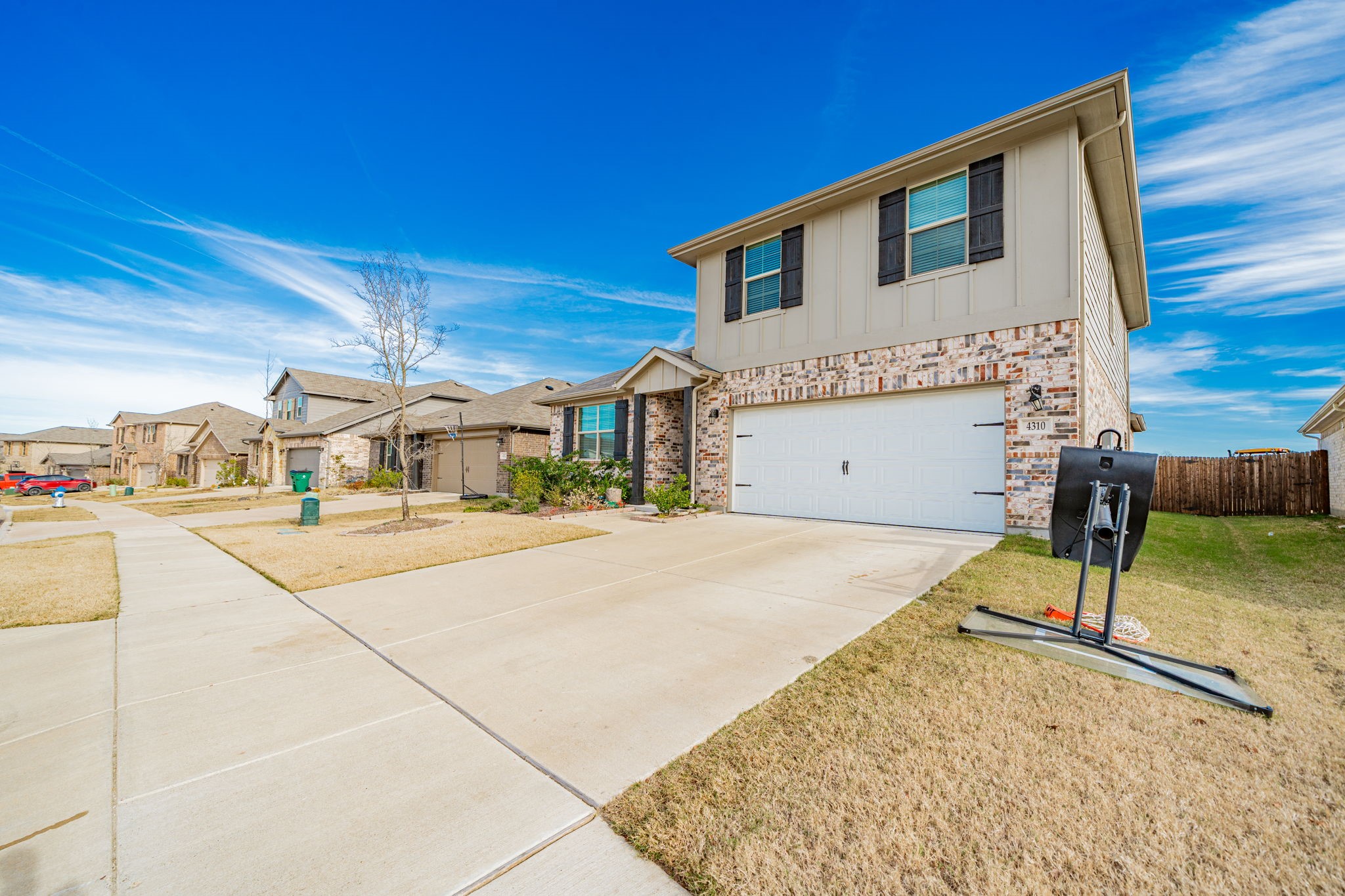 4310 Rowling Way