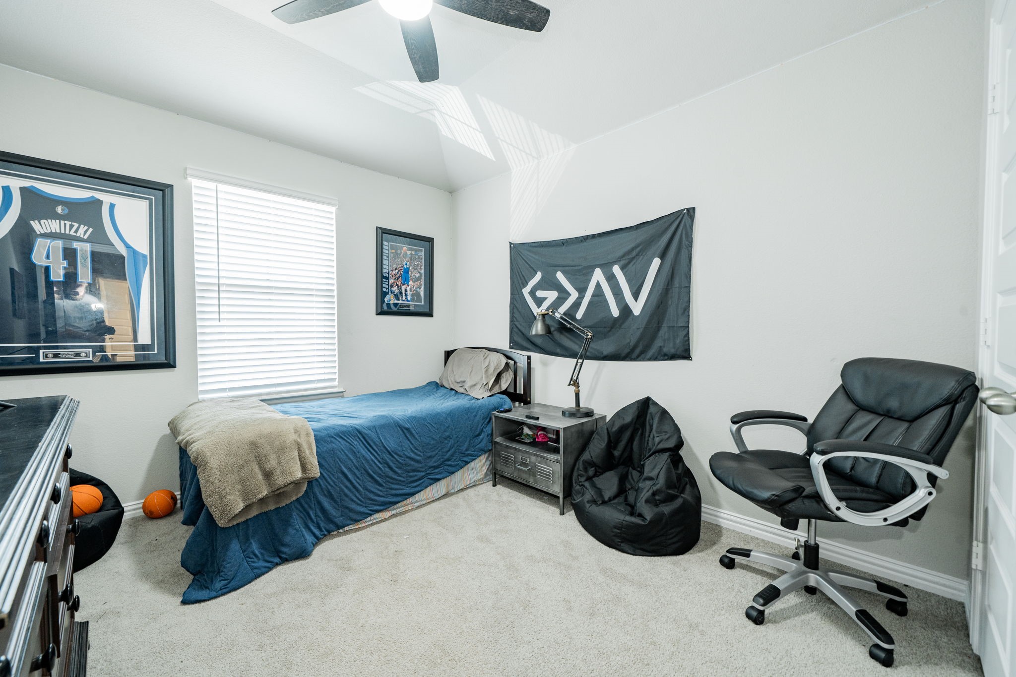 4310 Rowling Way
