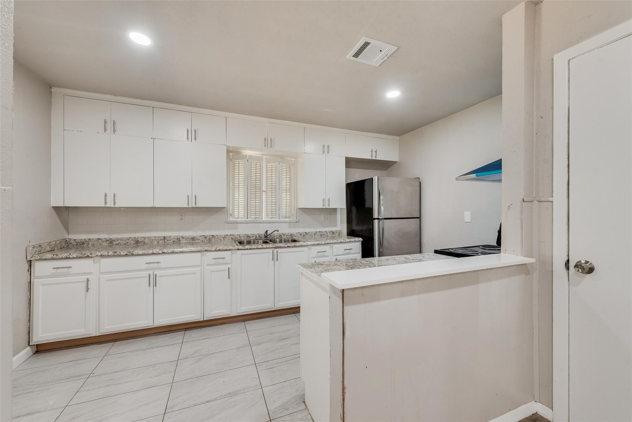 6748 Hialeah Drive