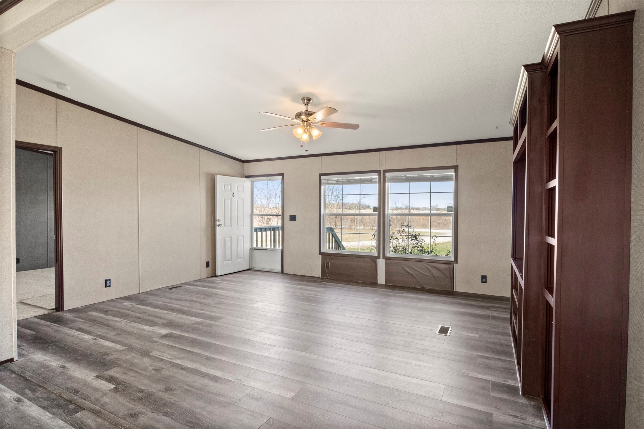 5542 County Road 1043