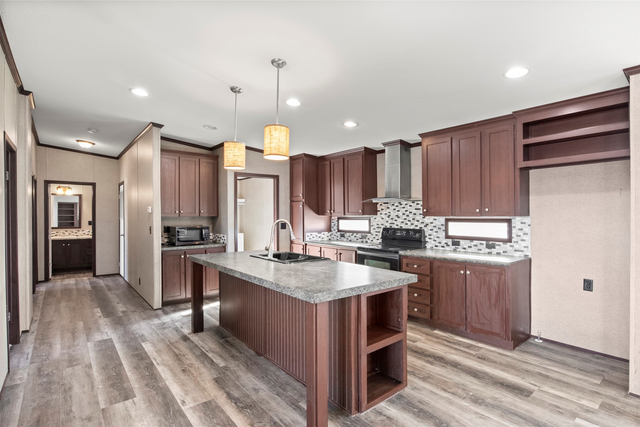 5542 County Road 1043