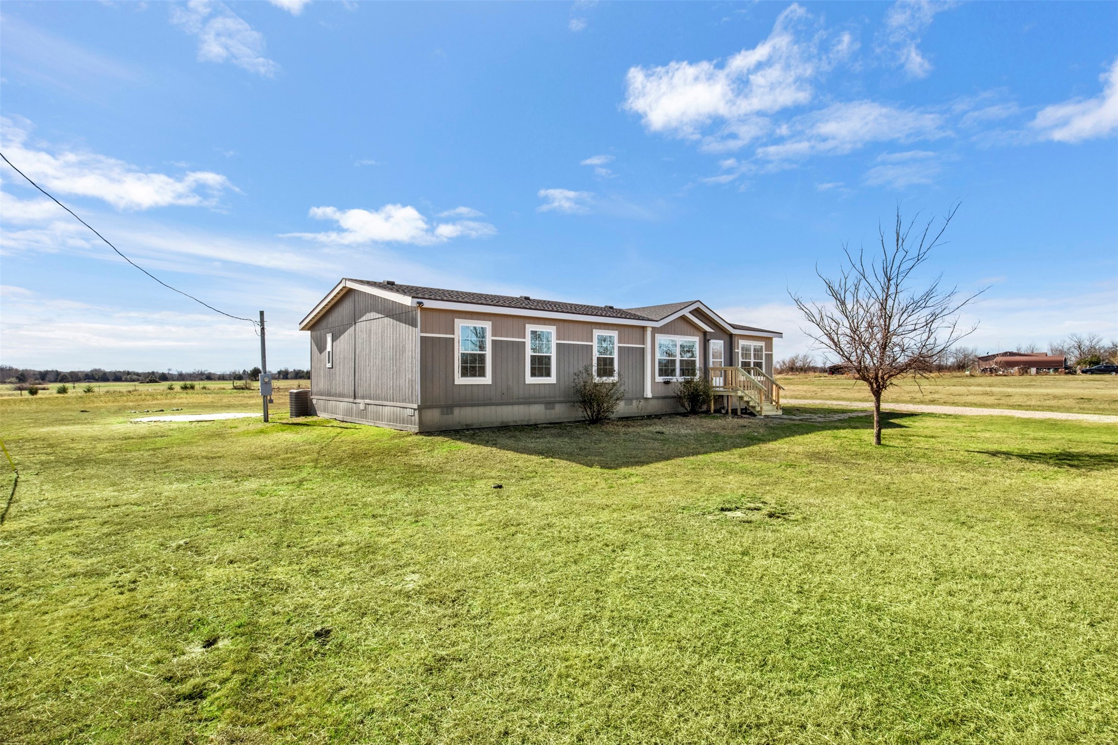 5542 County Road 1043