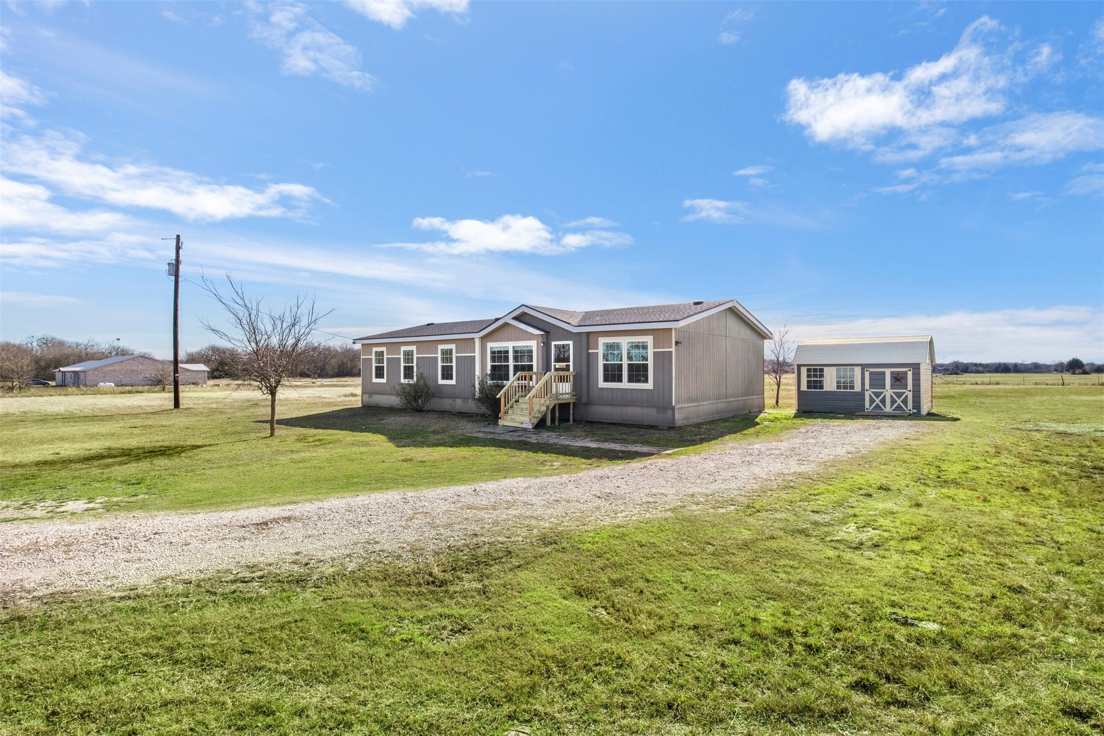 5542 County Road 1043
