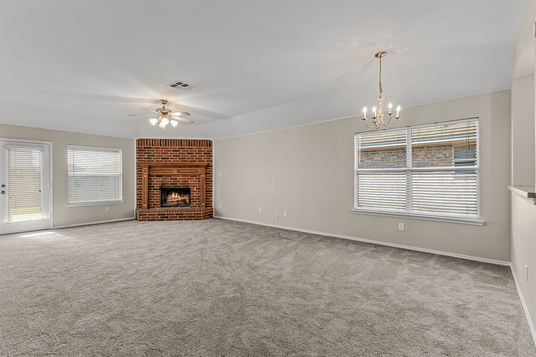 2821 Mockingbird Street