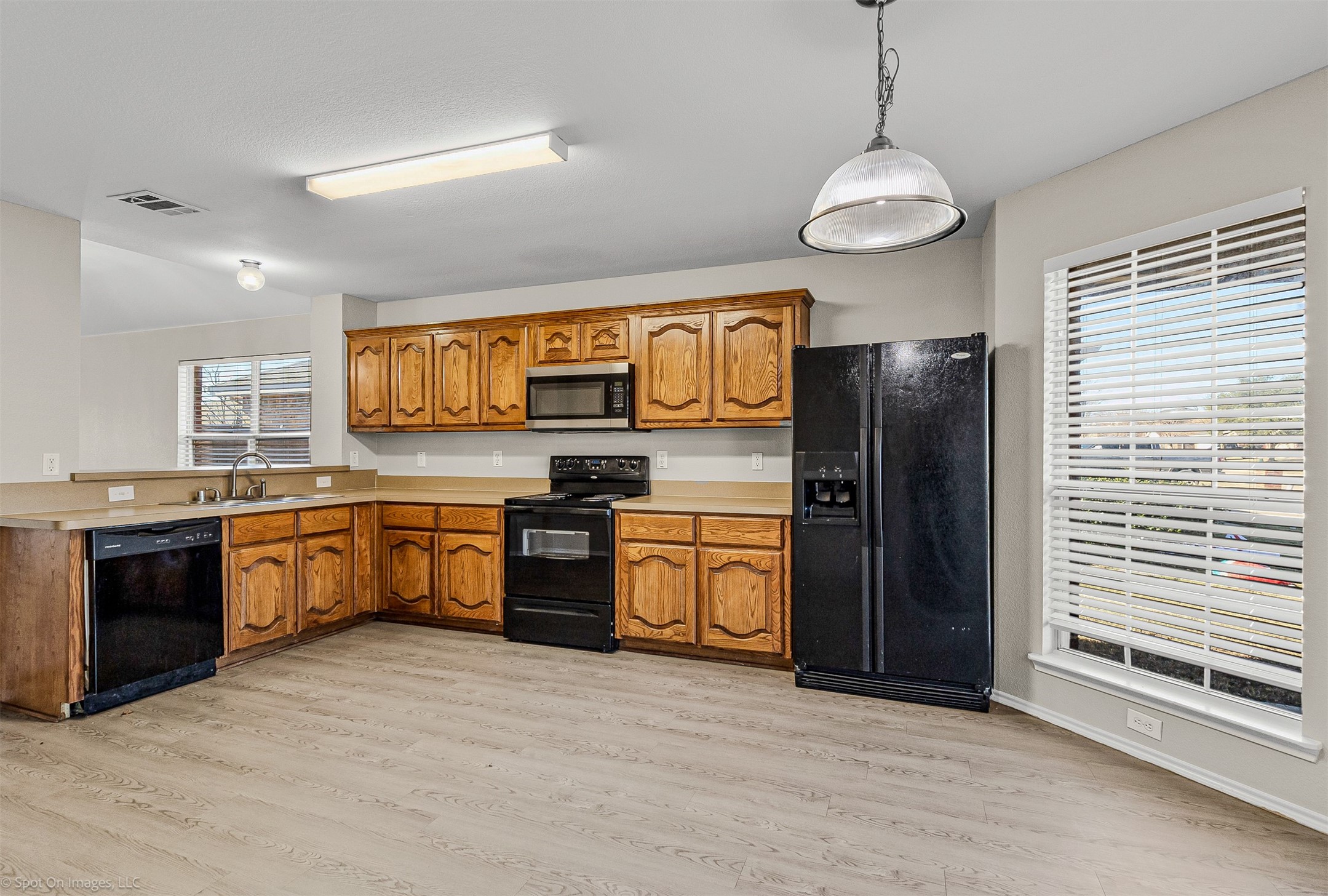 2821 Mockingbird Street