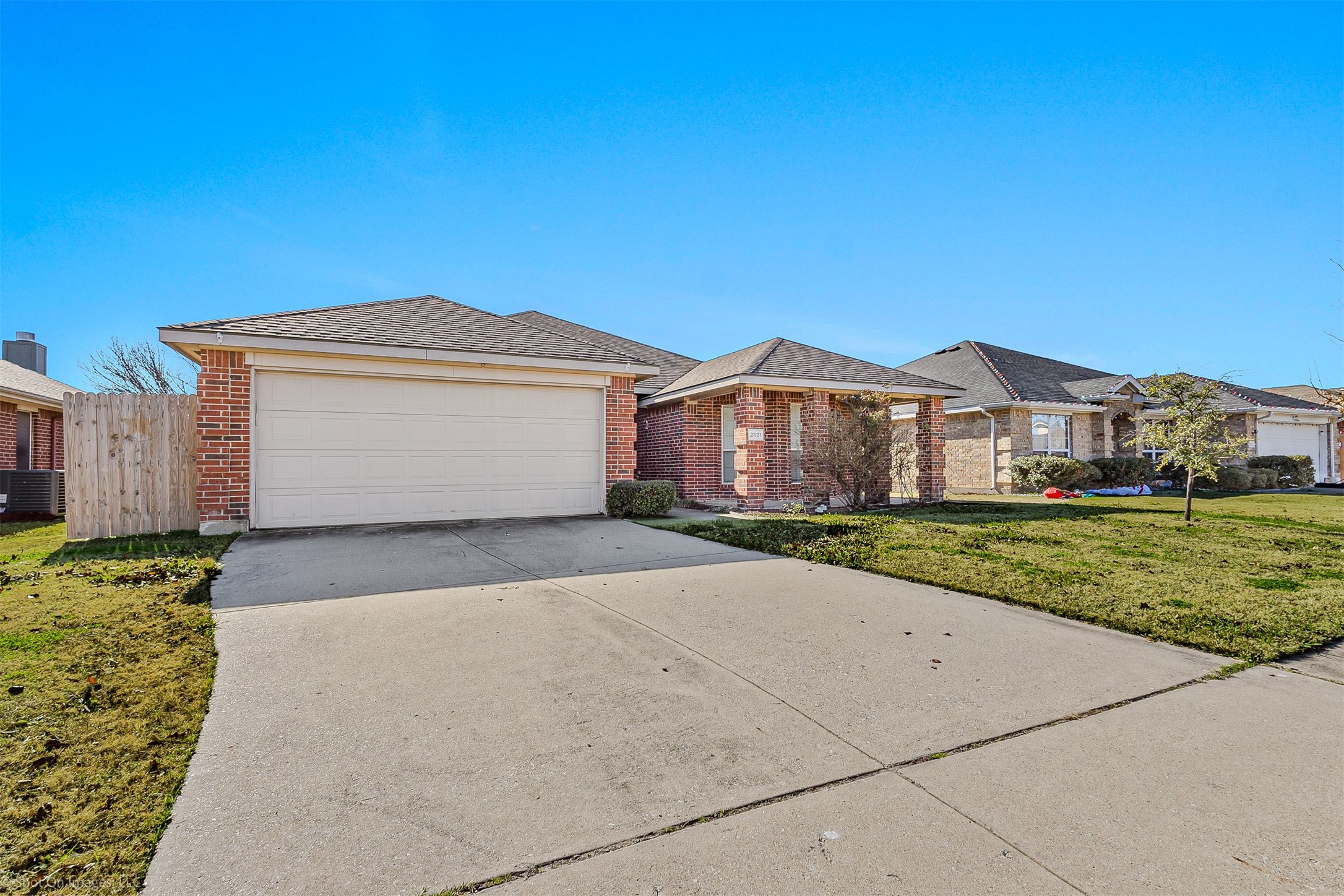 2821 Mockingbird Street