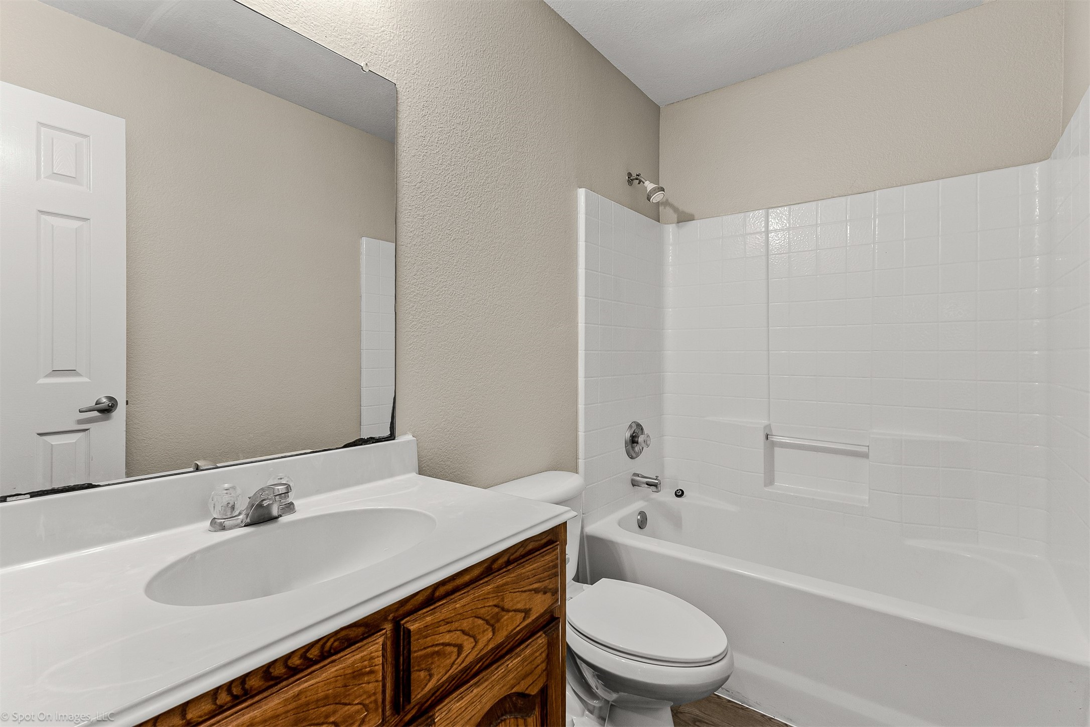 2821 Mockingbird Street