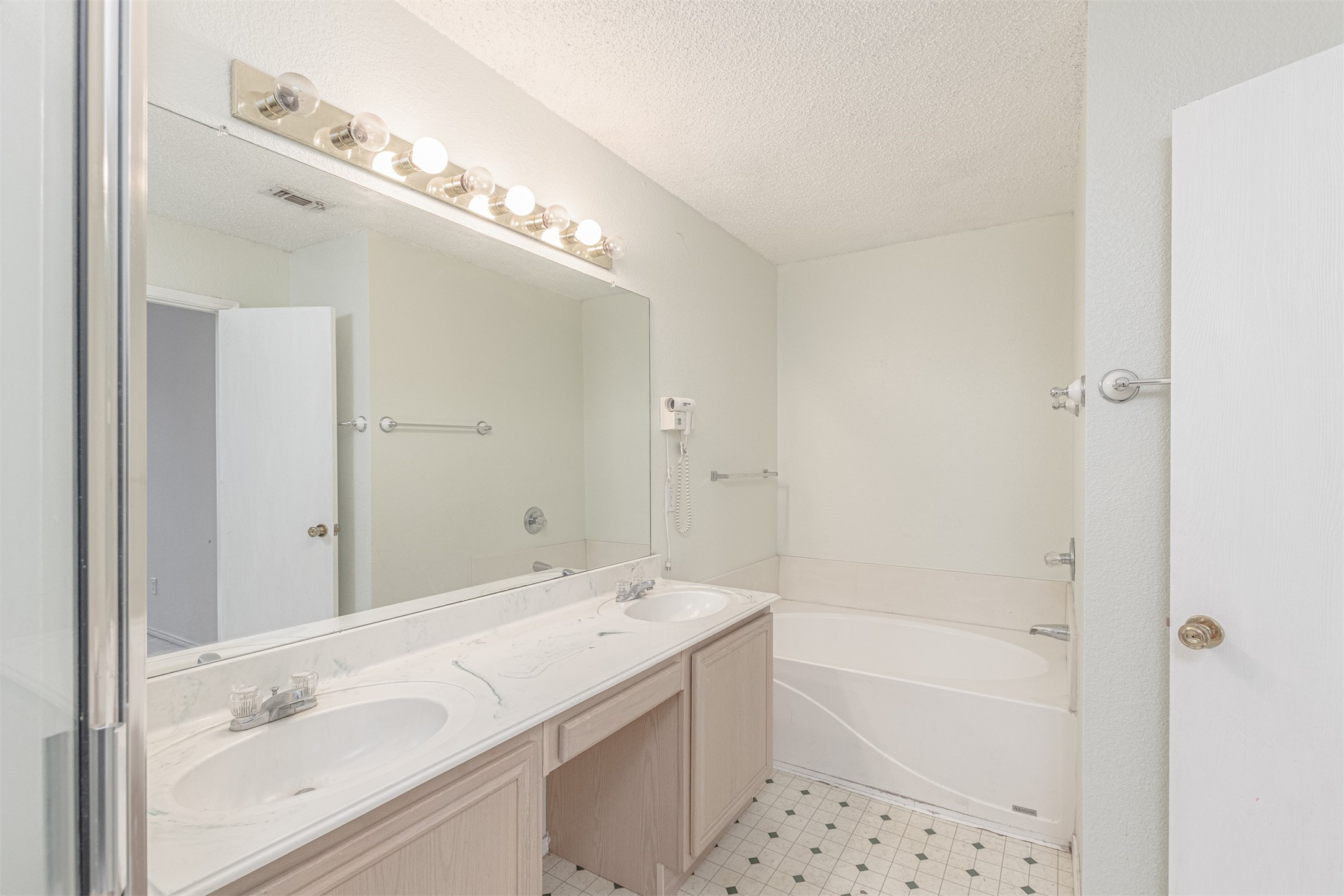 10225 Pleasant Mound Drive