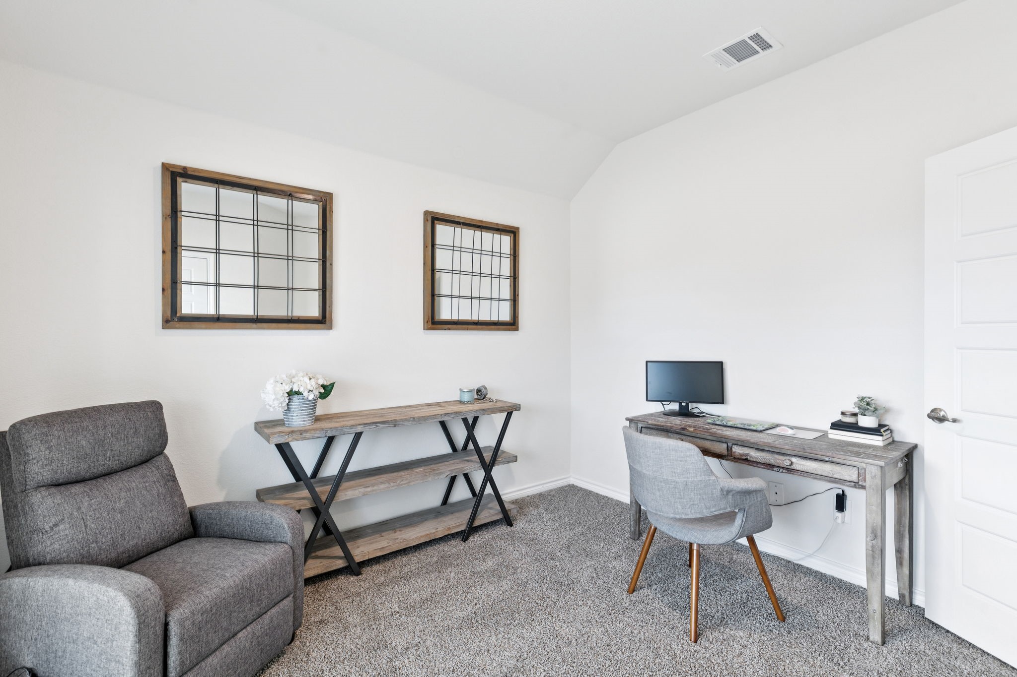 715 Philadelphia Street