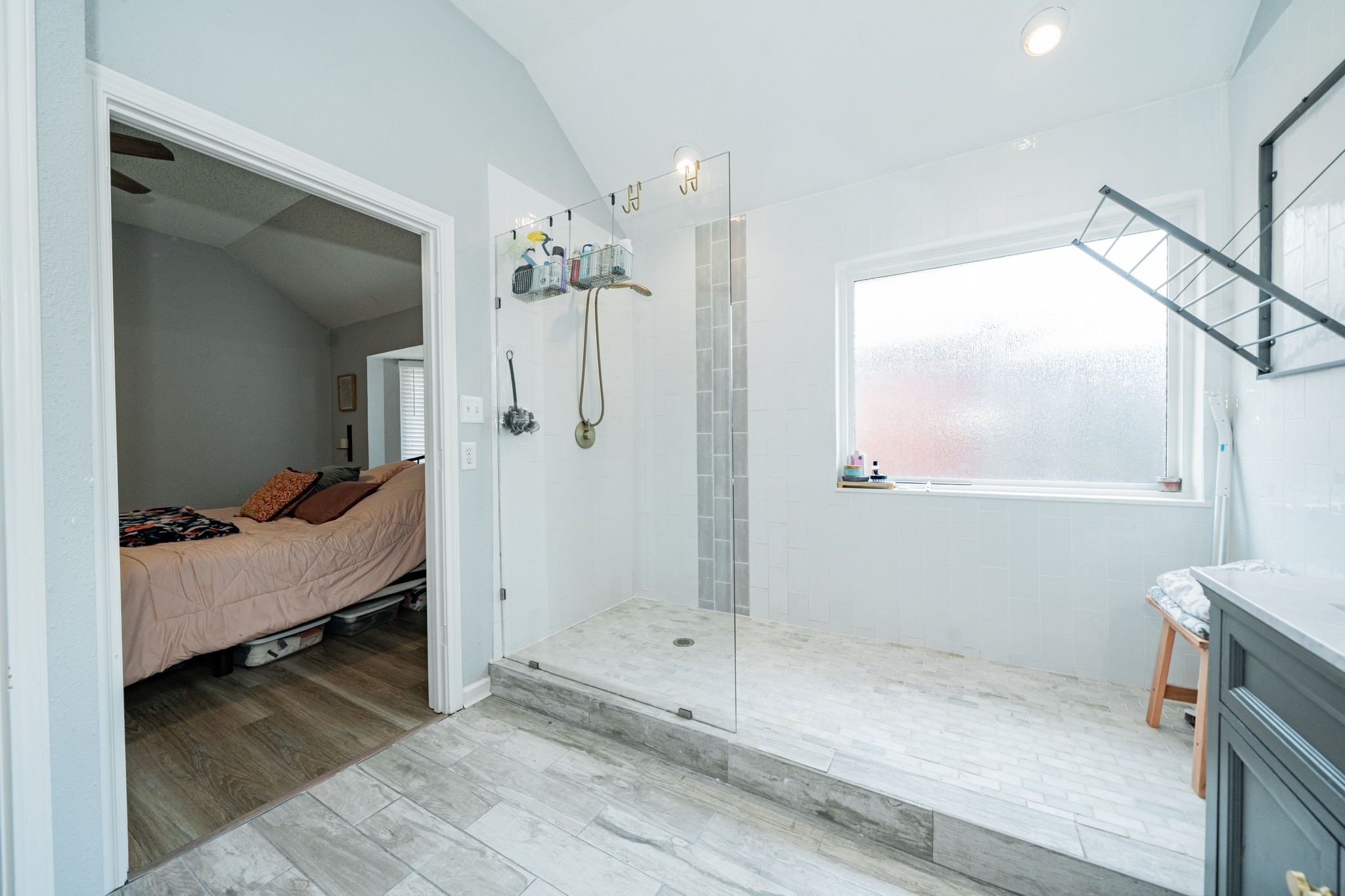 2102 Greenview Drive