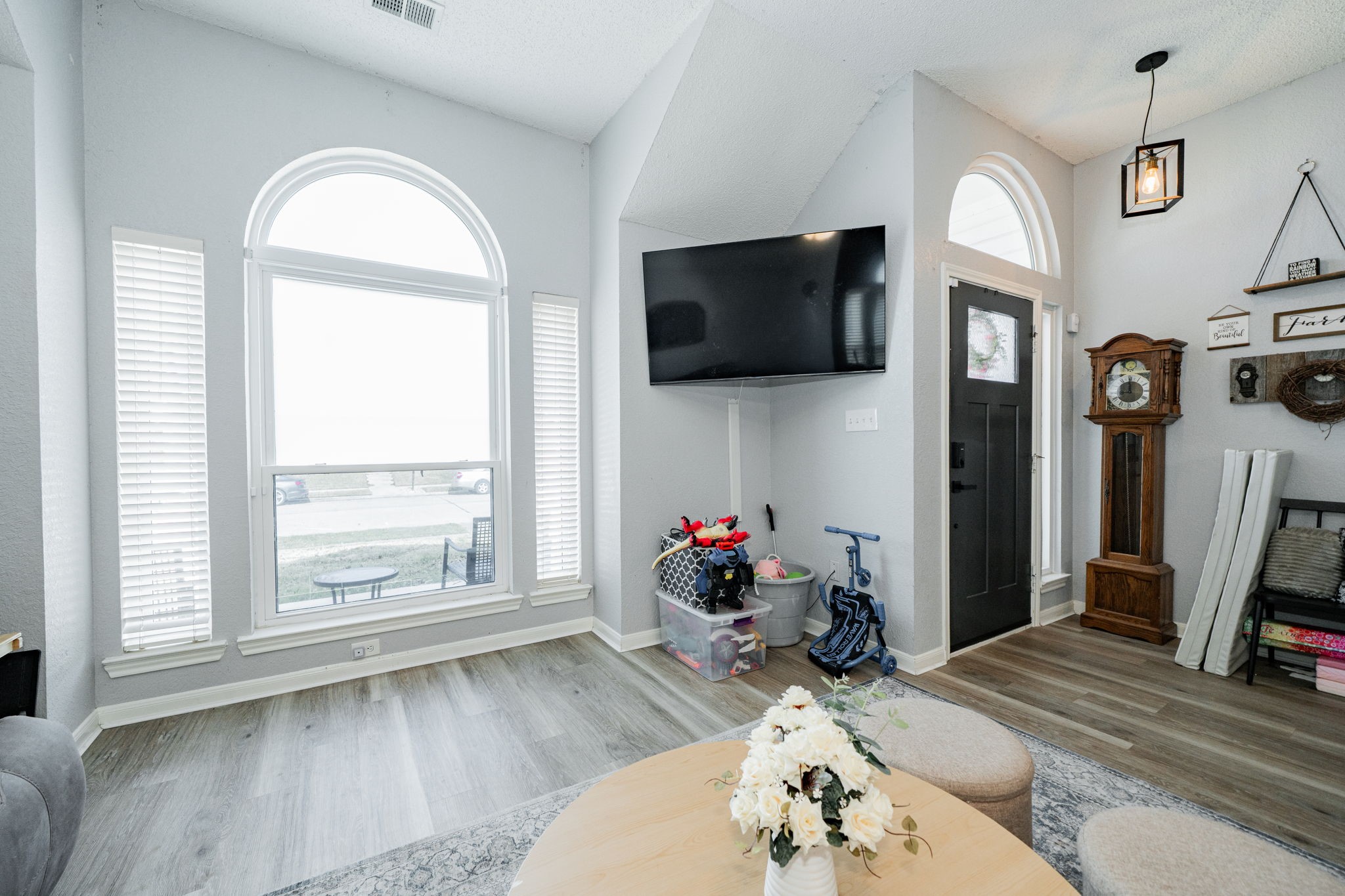 2102 Greenview Drive