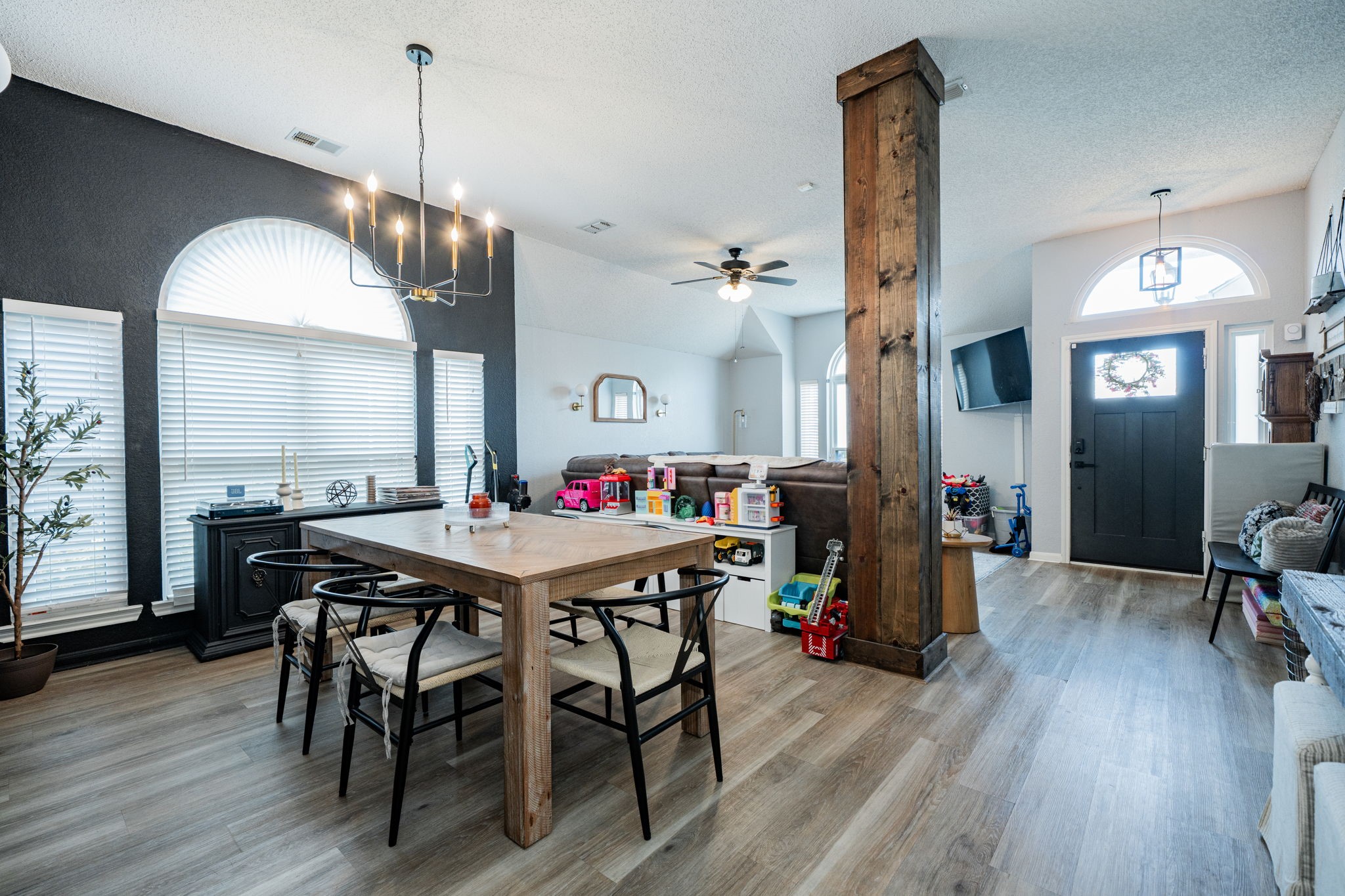 2102 Greenview Drive