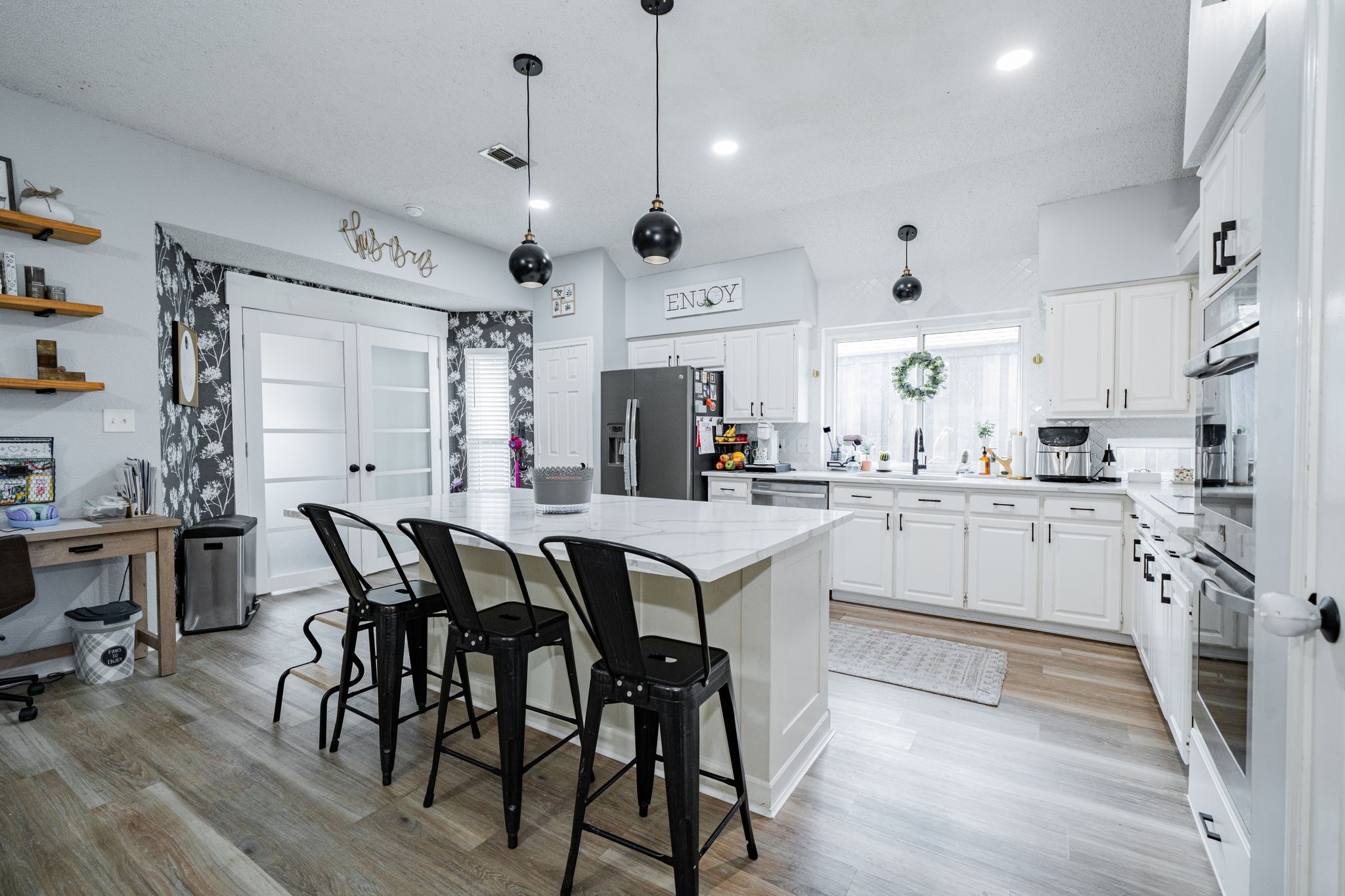 2102 Greenview Drive