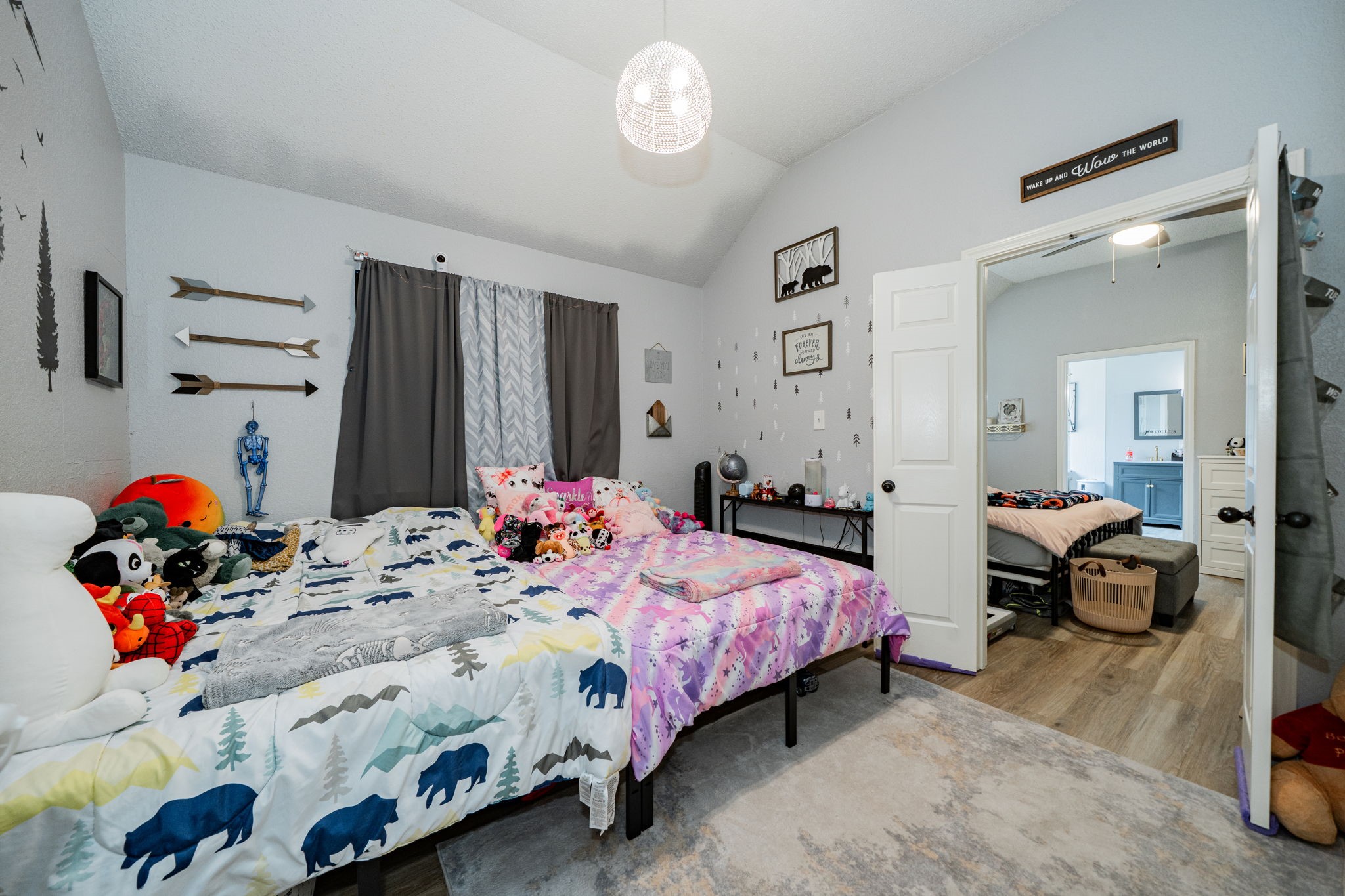 2102 Greenview Drive