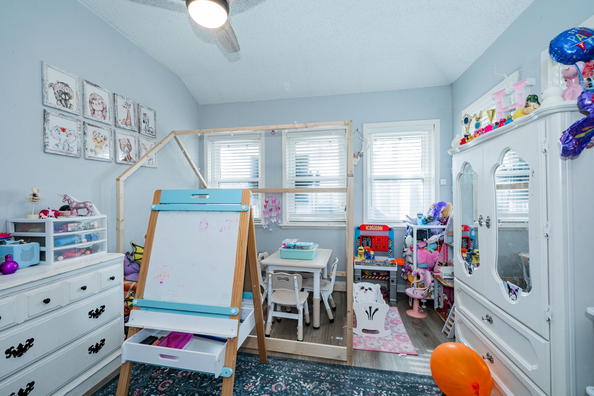 2102 Greenview Drive