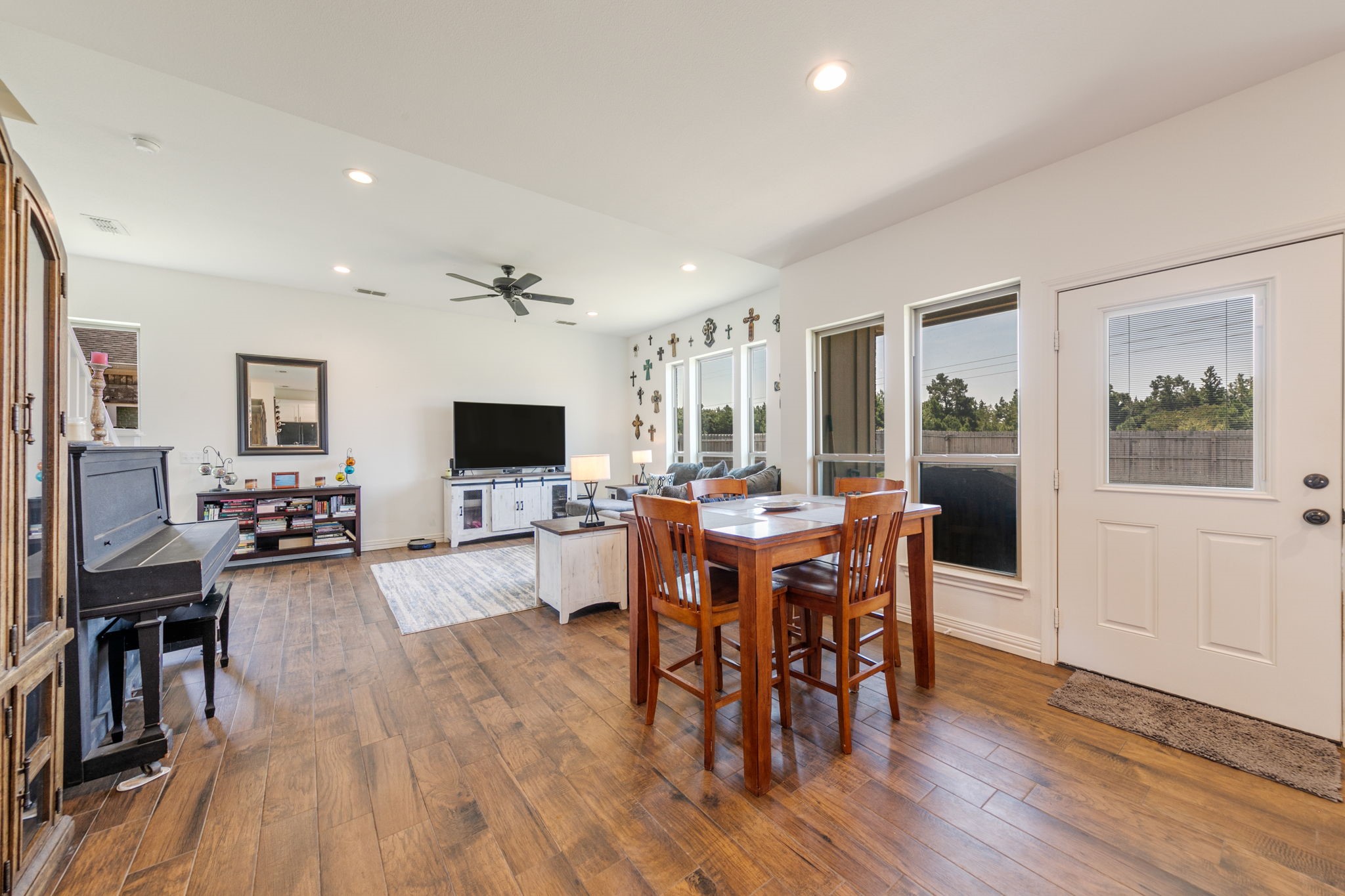 15443 Anna Lane