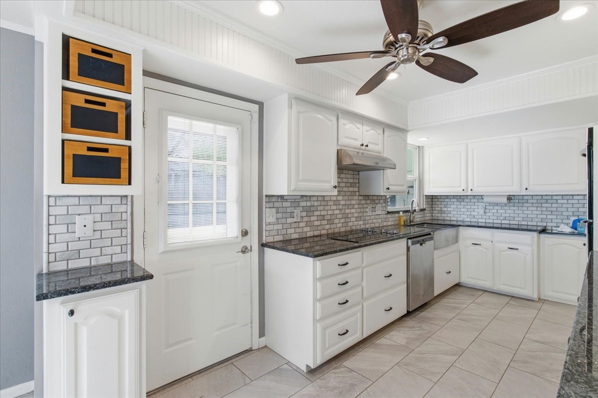 1140 Gloucester Court S