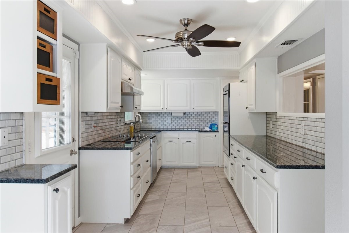 1140 Gloucester Court S