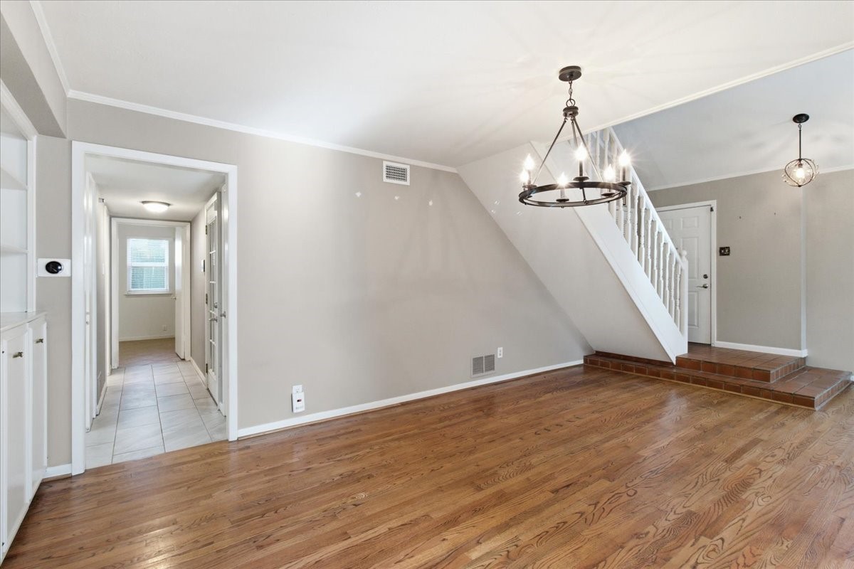 1140 Gloucester Court S