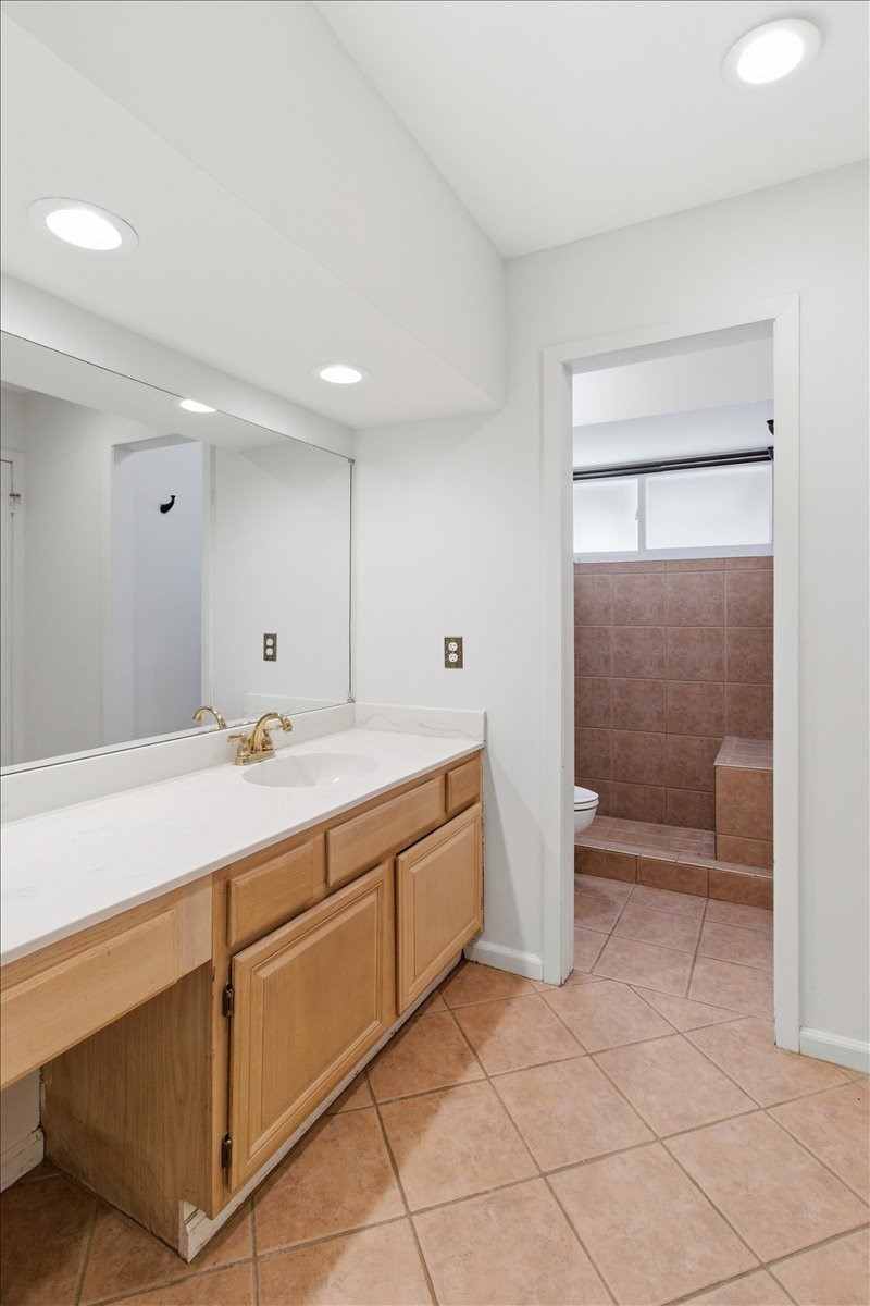 1140 Gloucester Court S