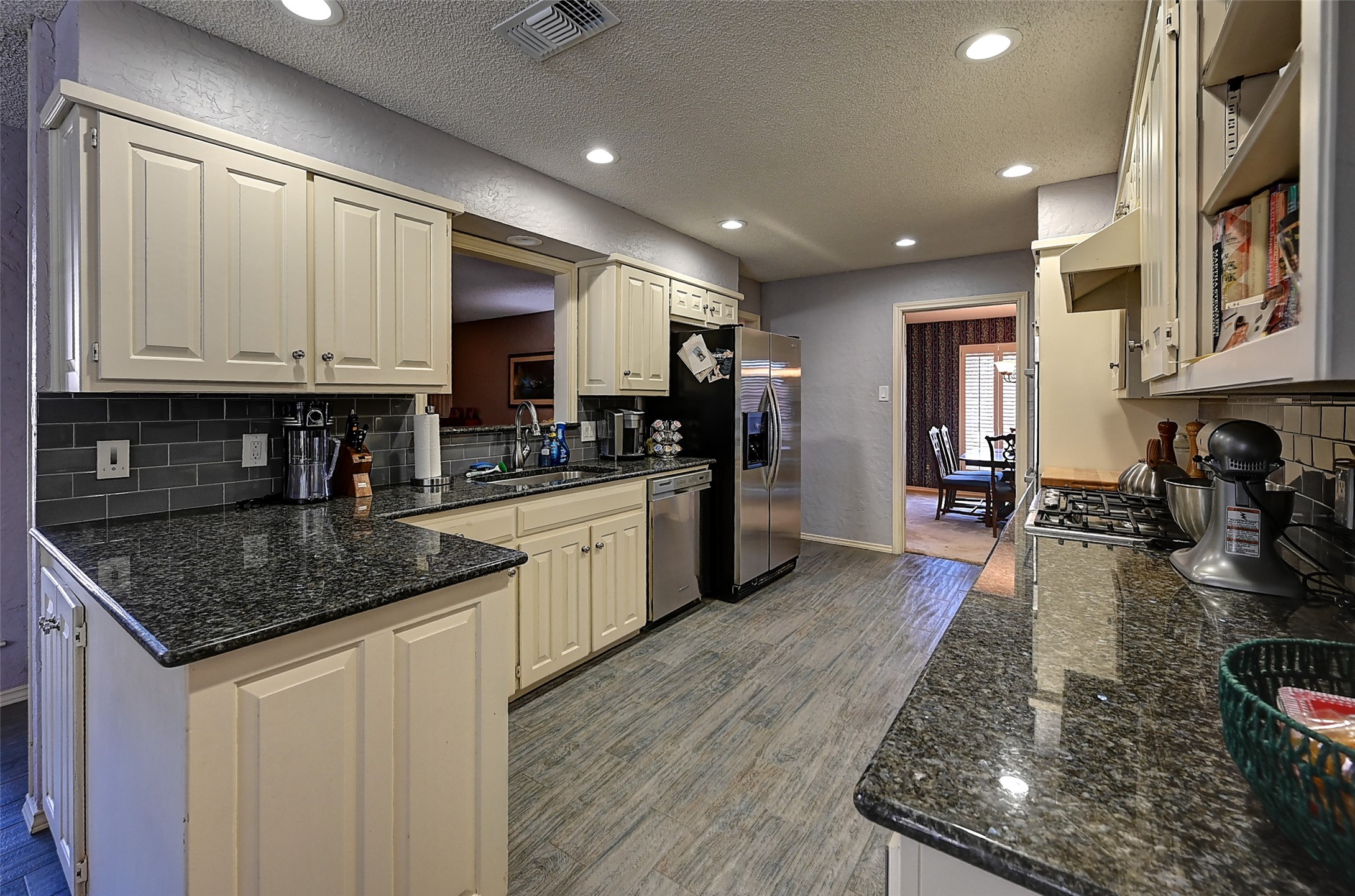 2300 Woodsong Trail