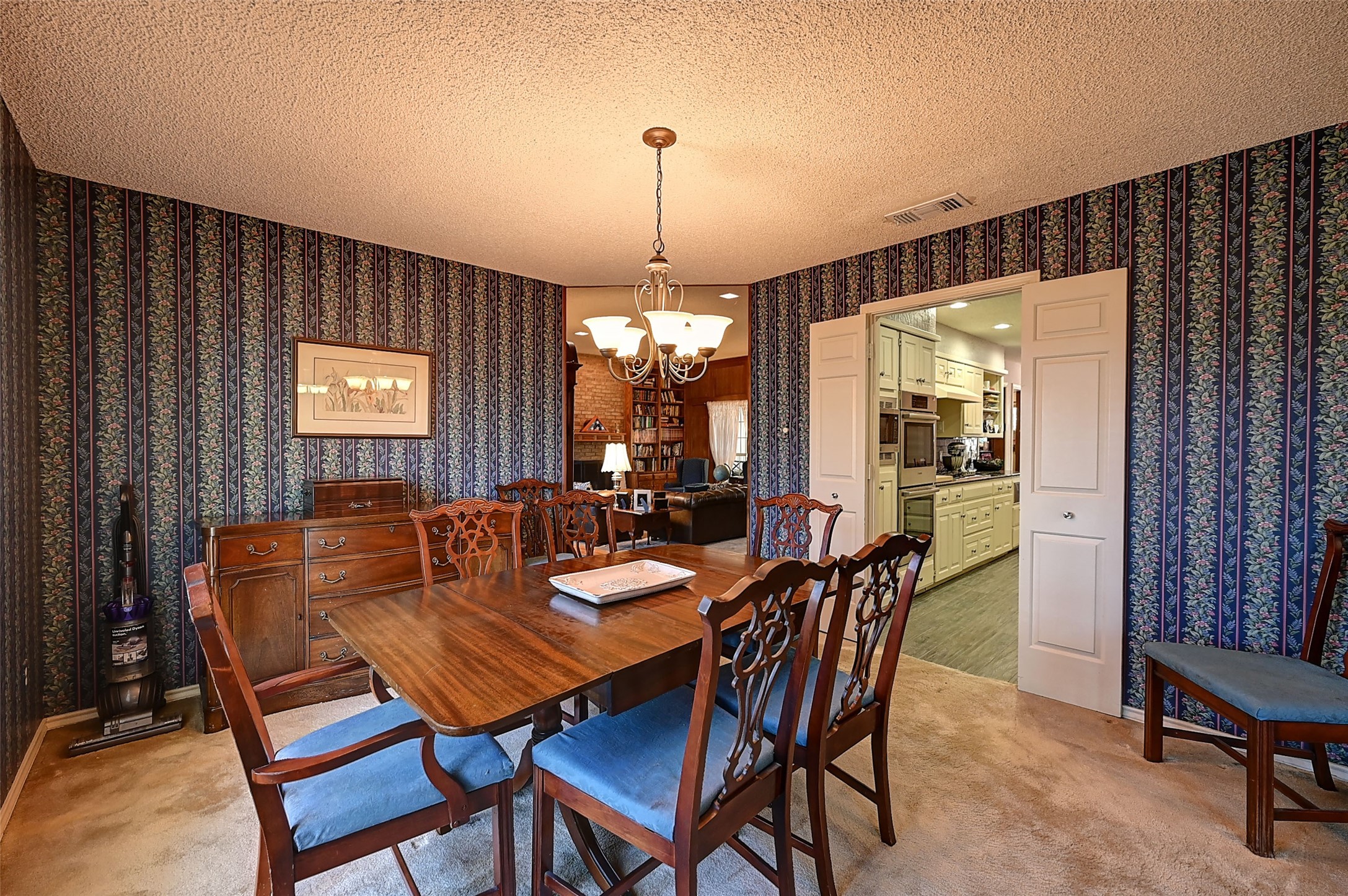 2300 Woodsong Trail