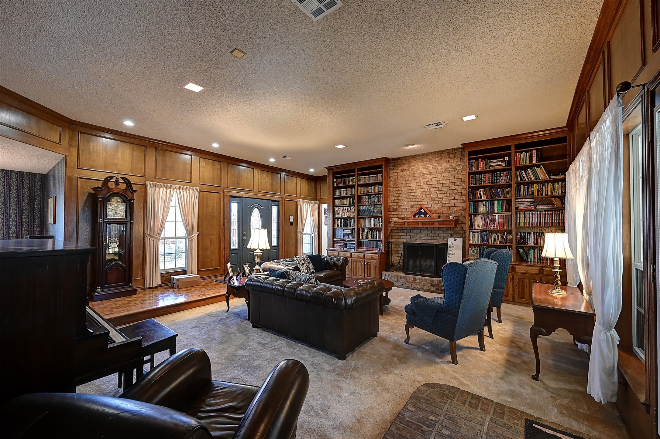 2300 Woodsong Trail