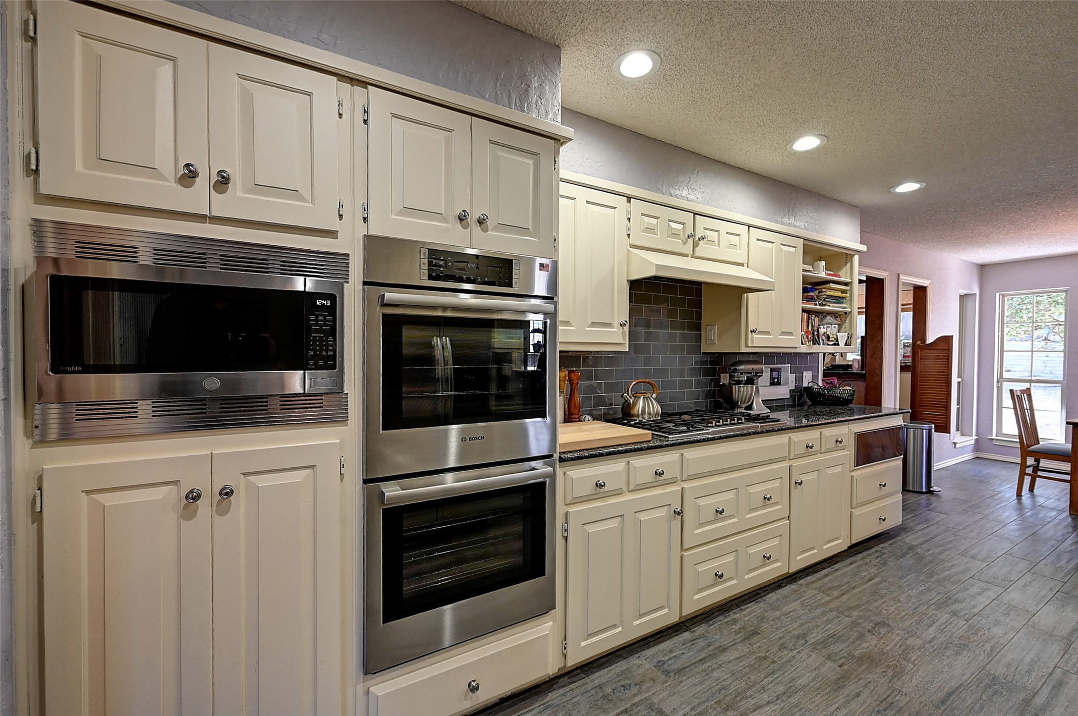 2300 Woodsong Trail