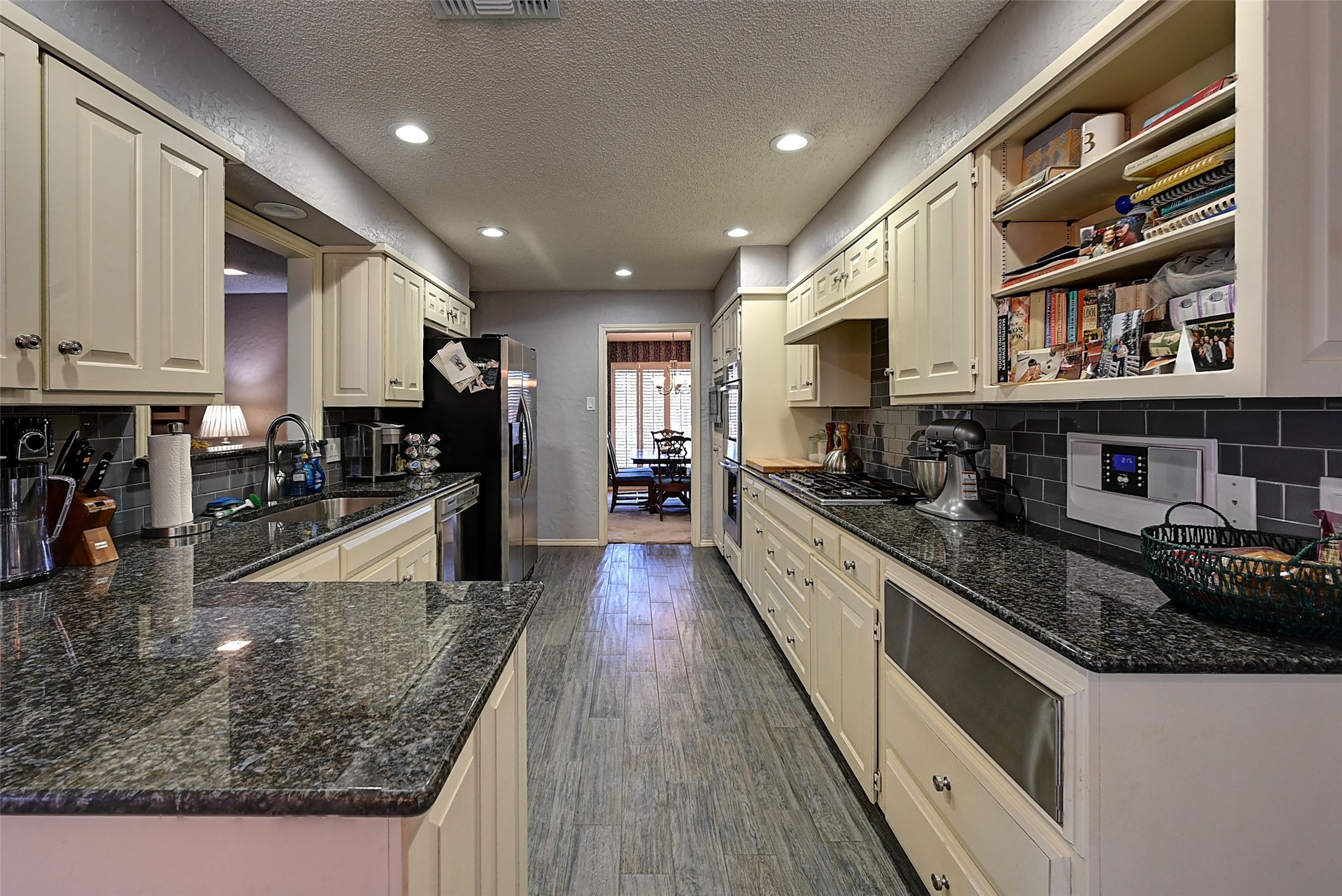2300 Woodsong Trail
