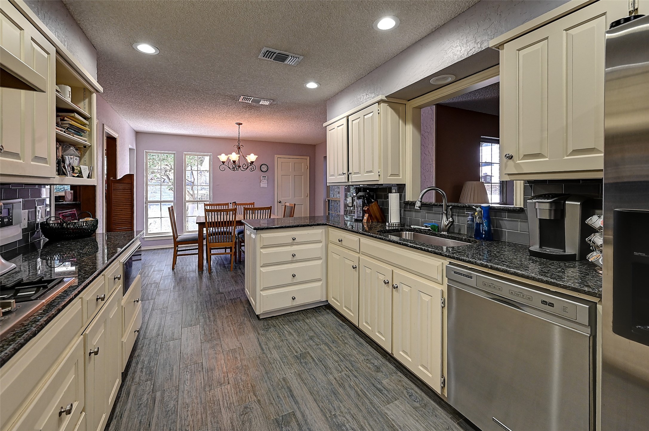 2300 Woodsong Trail