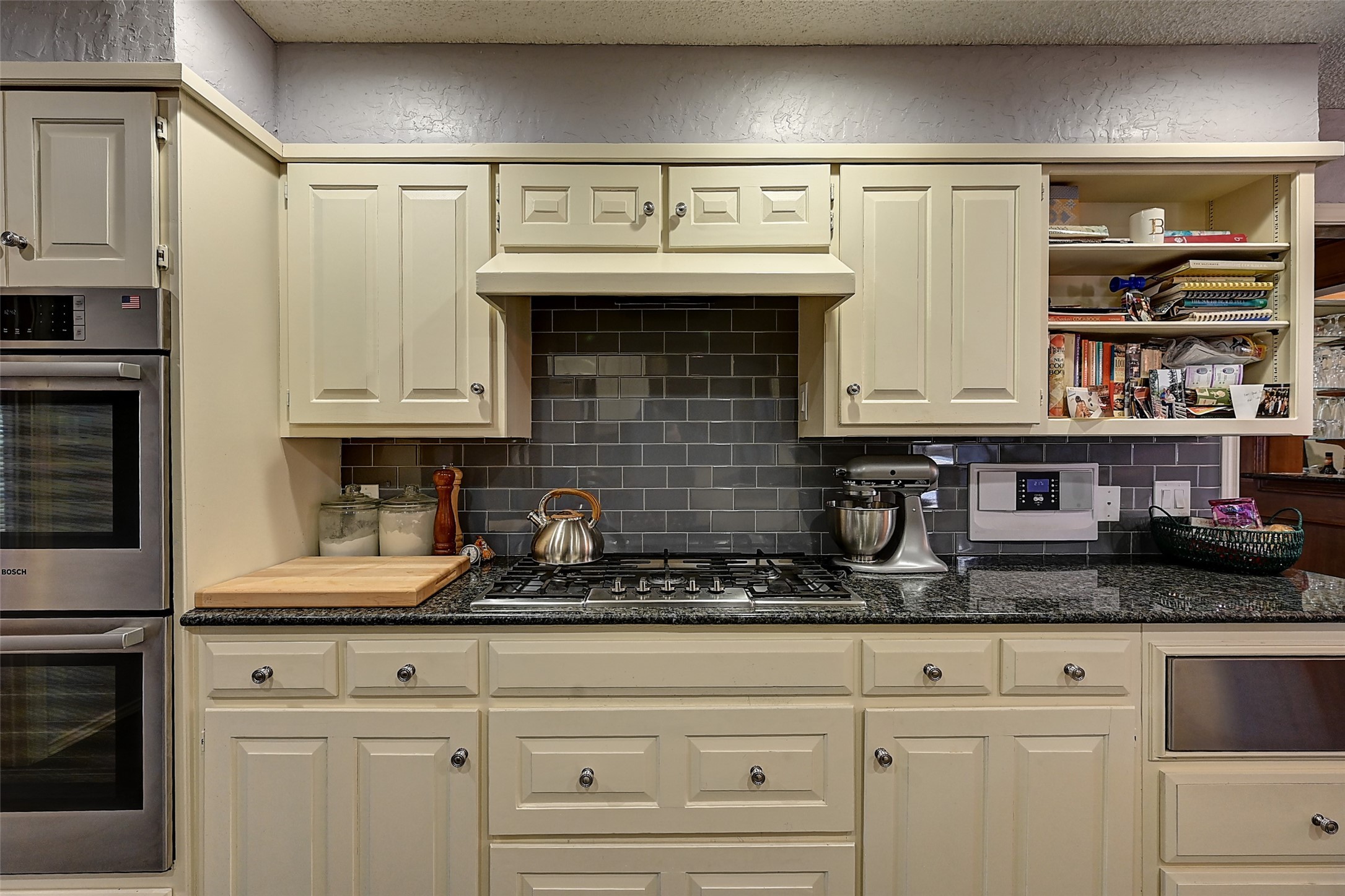 2300 Woodsong Trail