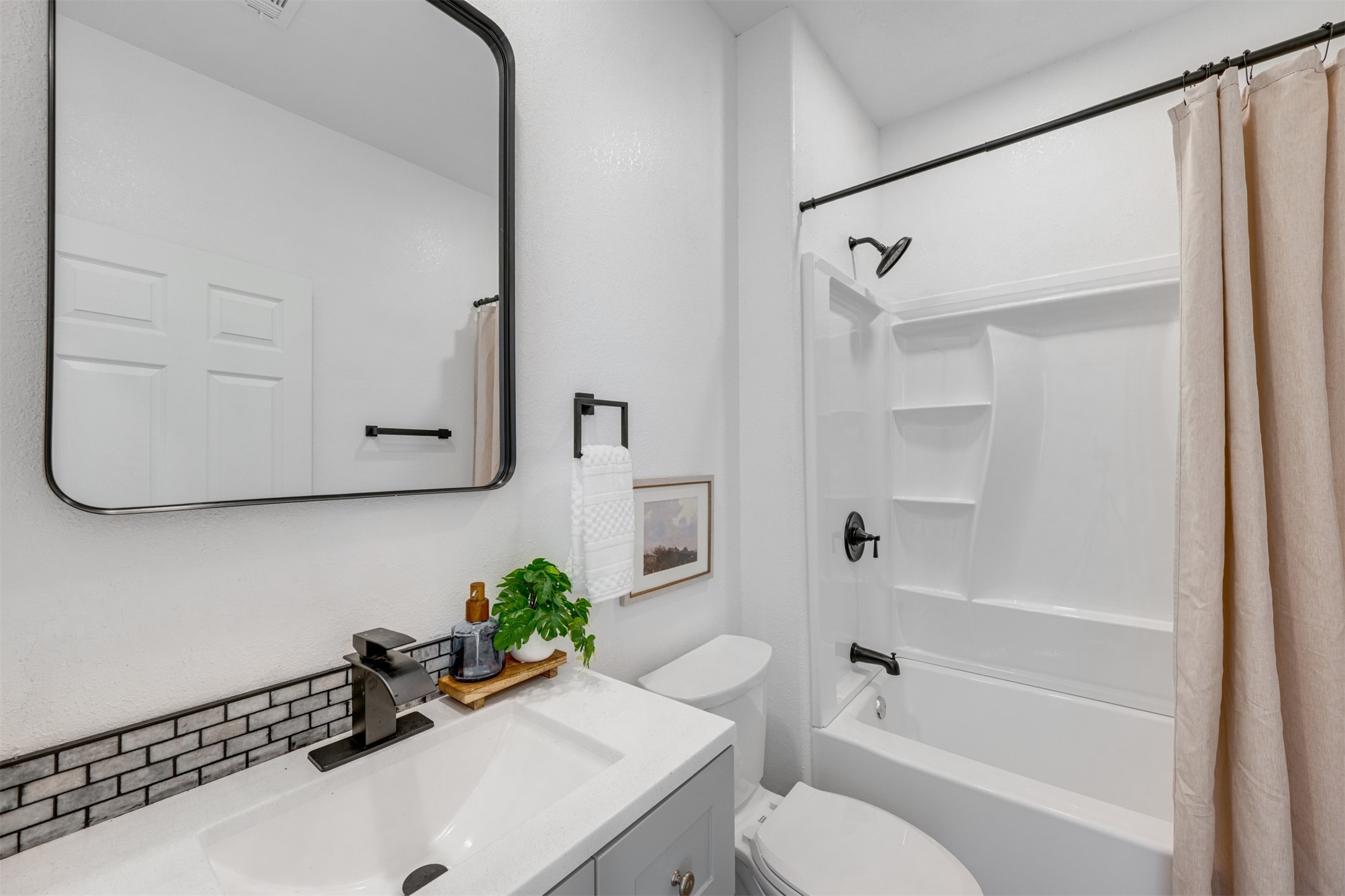 260 Private Road 35407