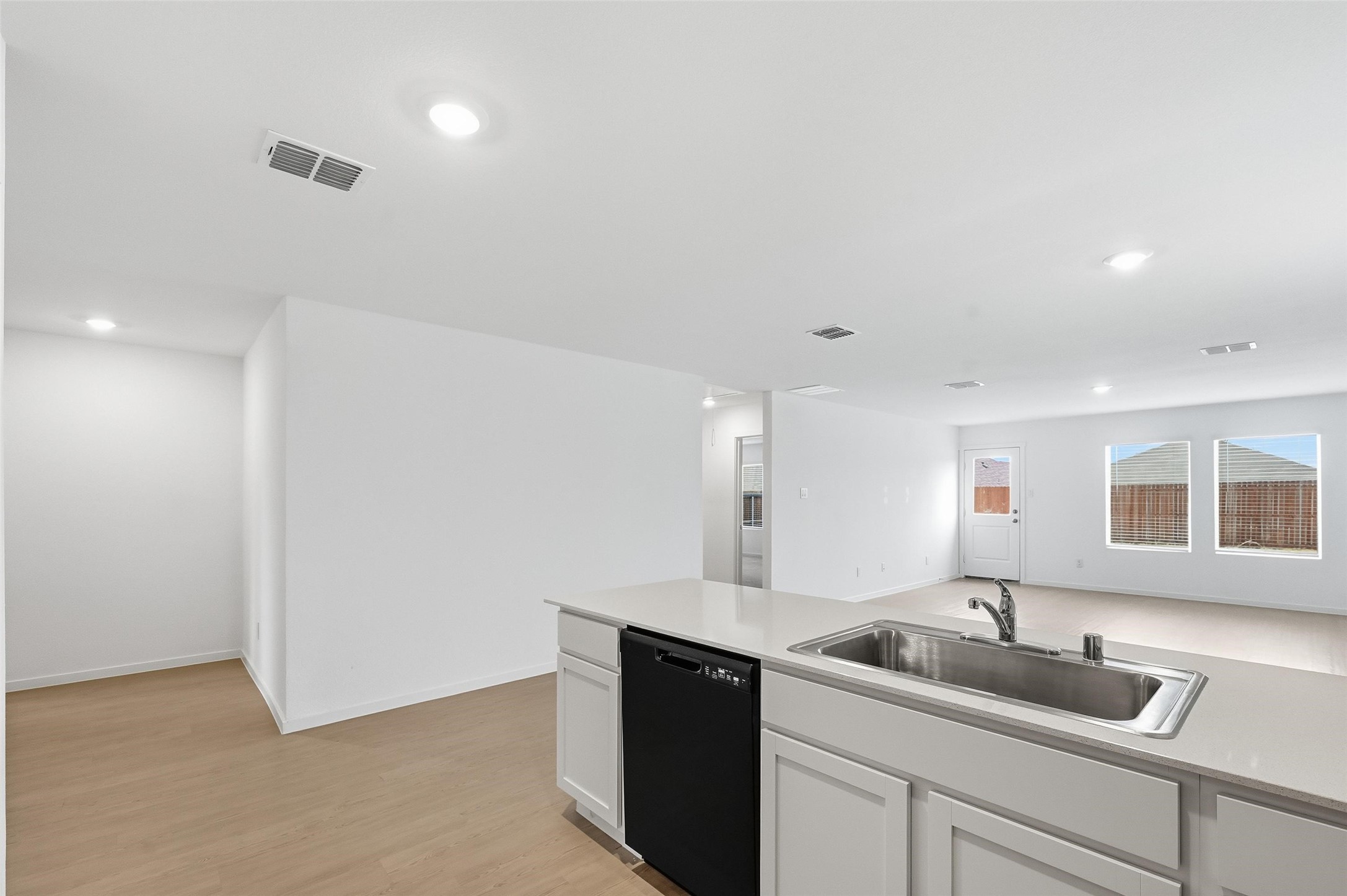 1825 Kiwi Drive