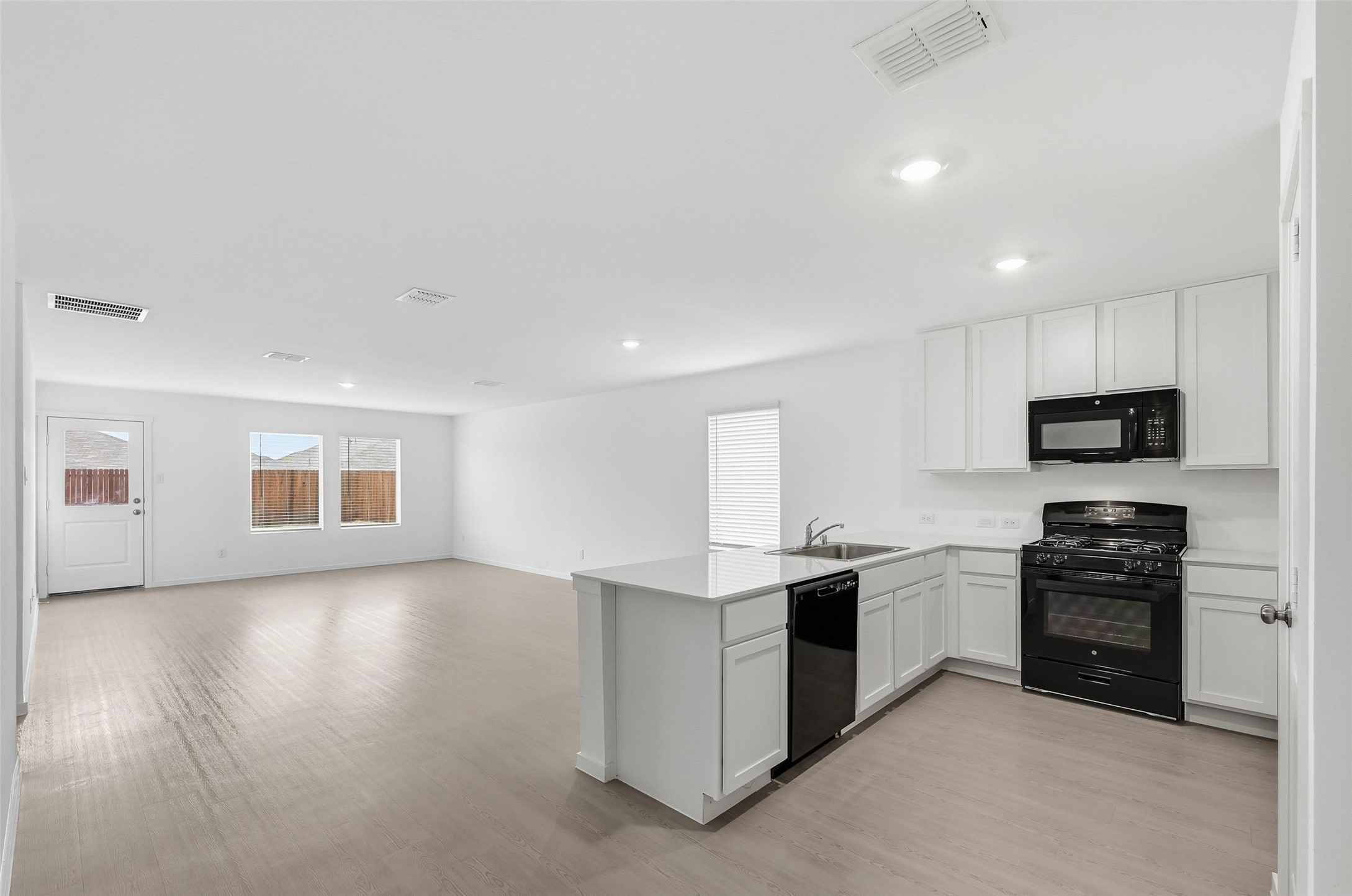 1825 Kiwi Drive