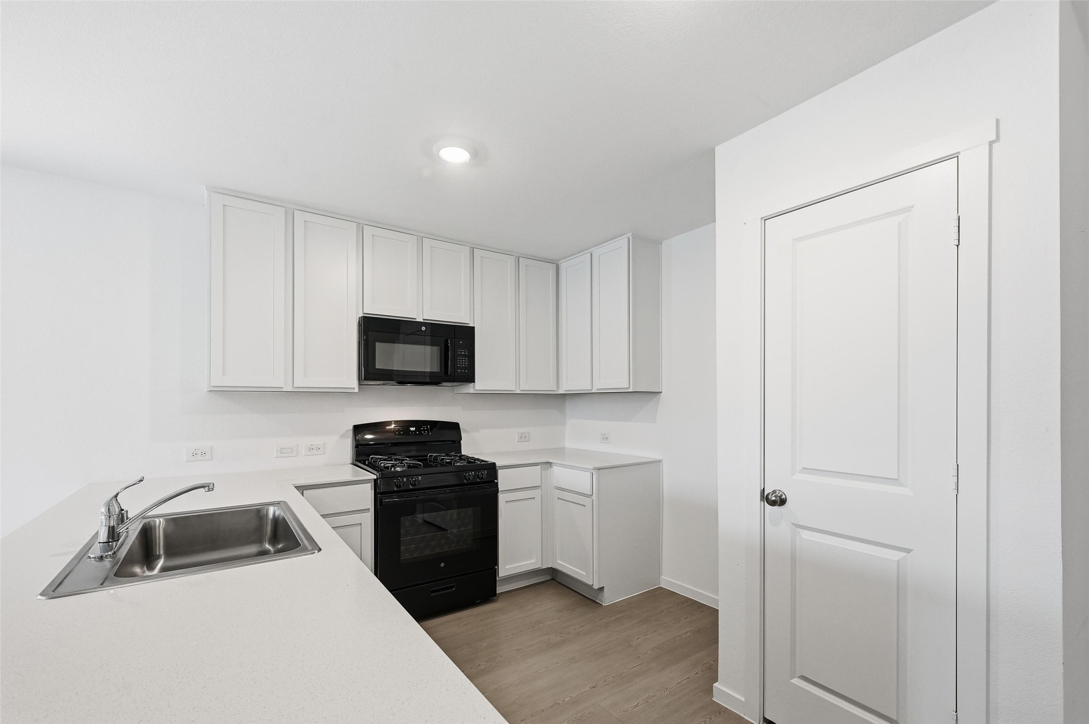 1825 Kiwi Drive