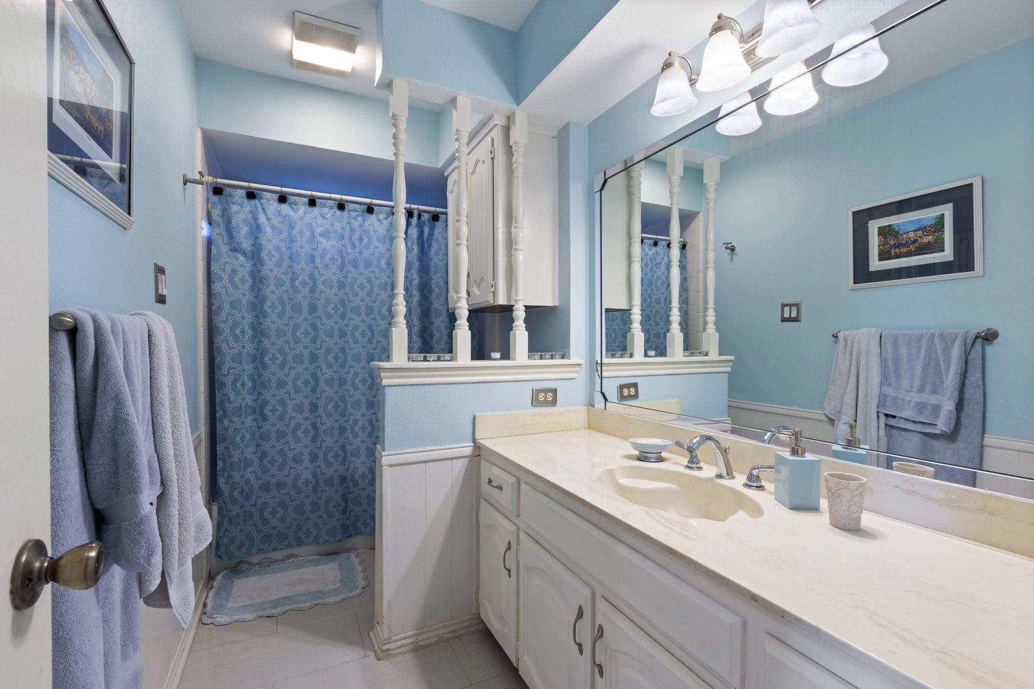 4525 Meadowview Drive