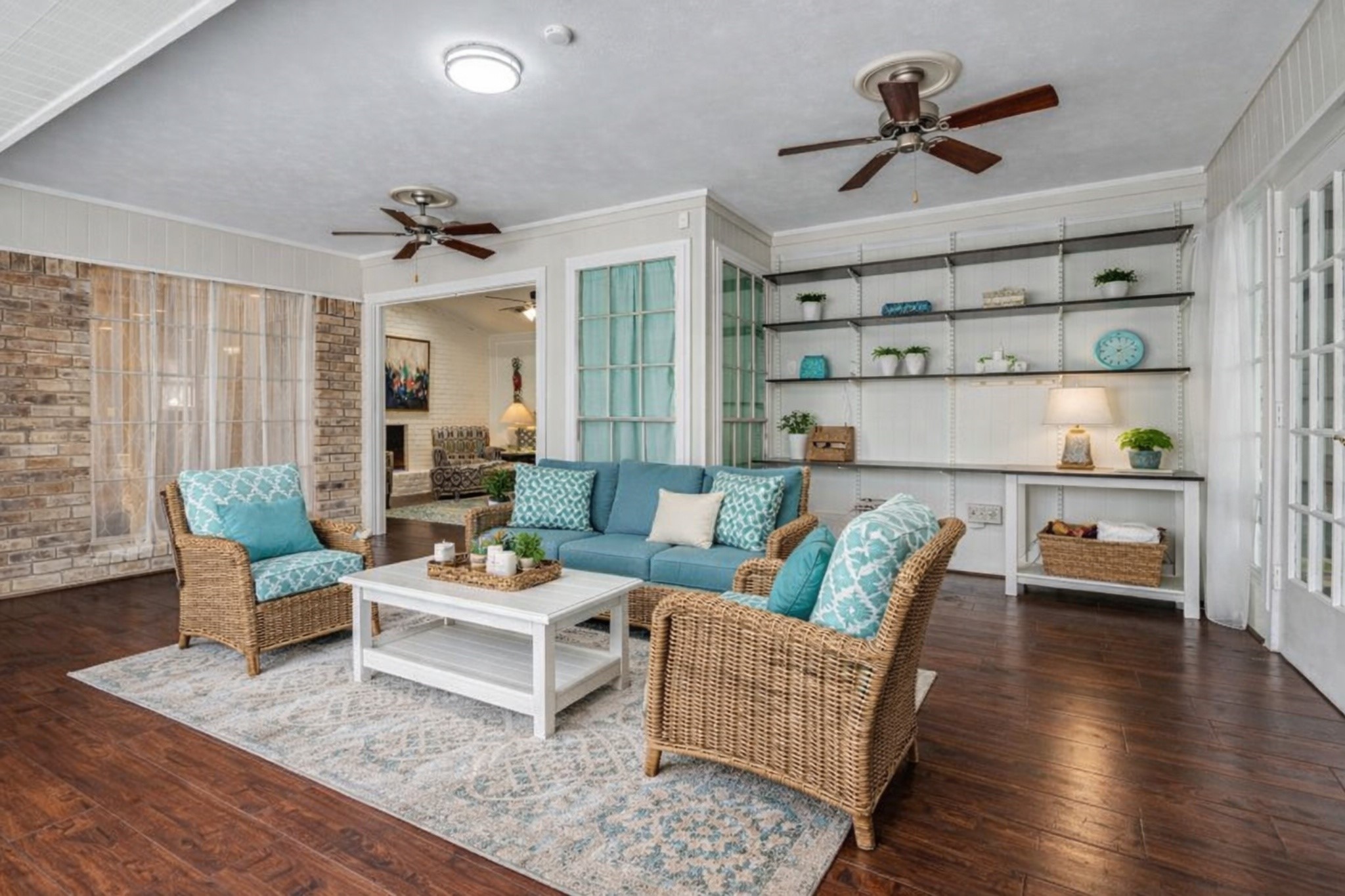 1028 Rosewood
