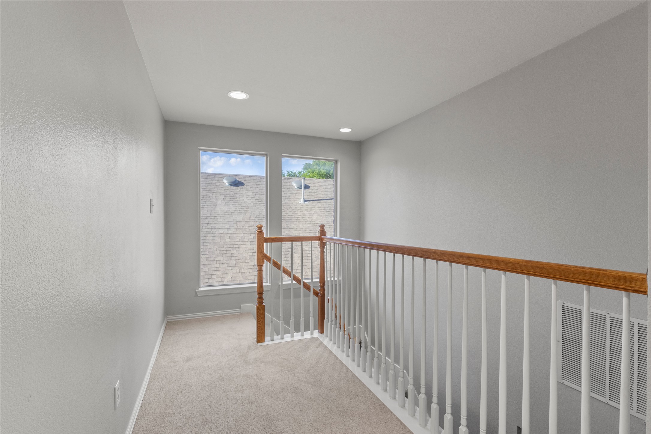 1931 Highland Oaks Drive