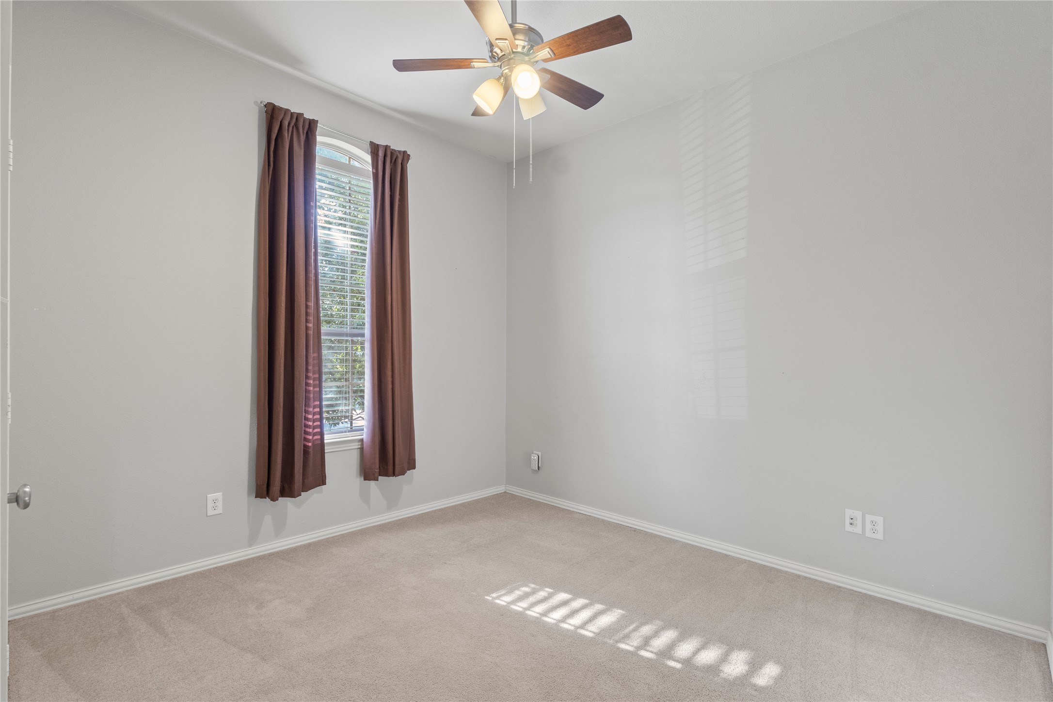 1931 Highland Oaks Drive