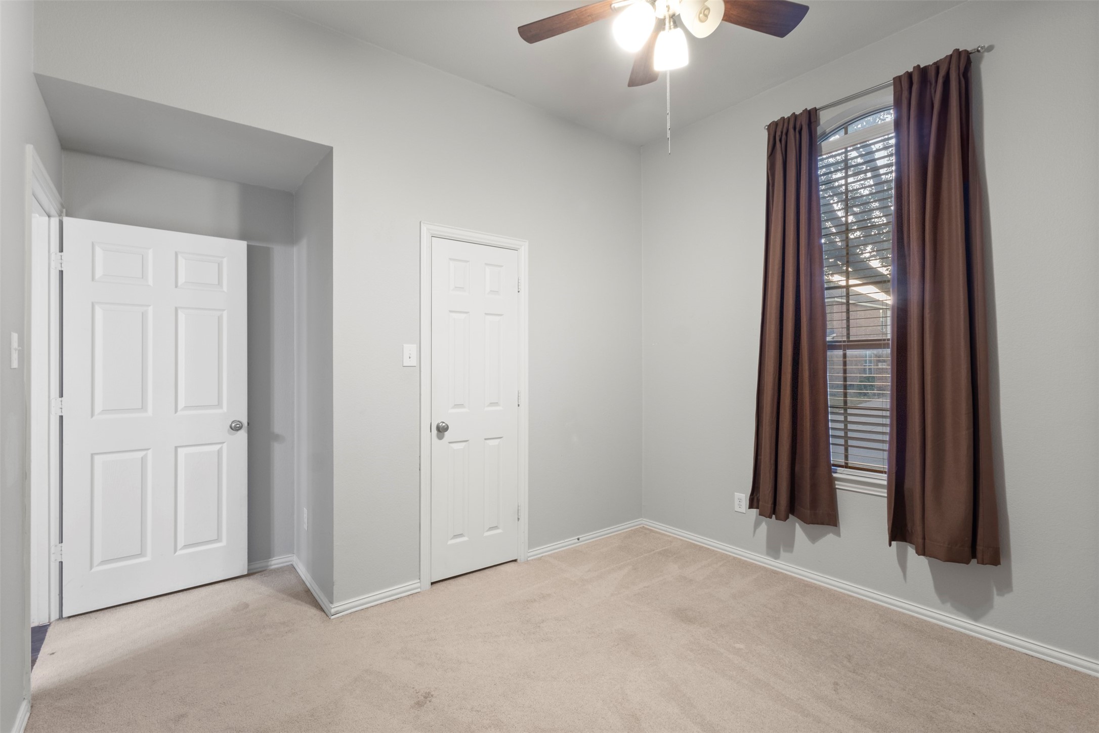 1931 Highland Oaks Drive