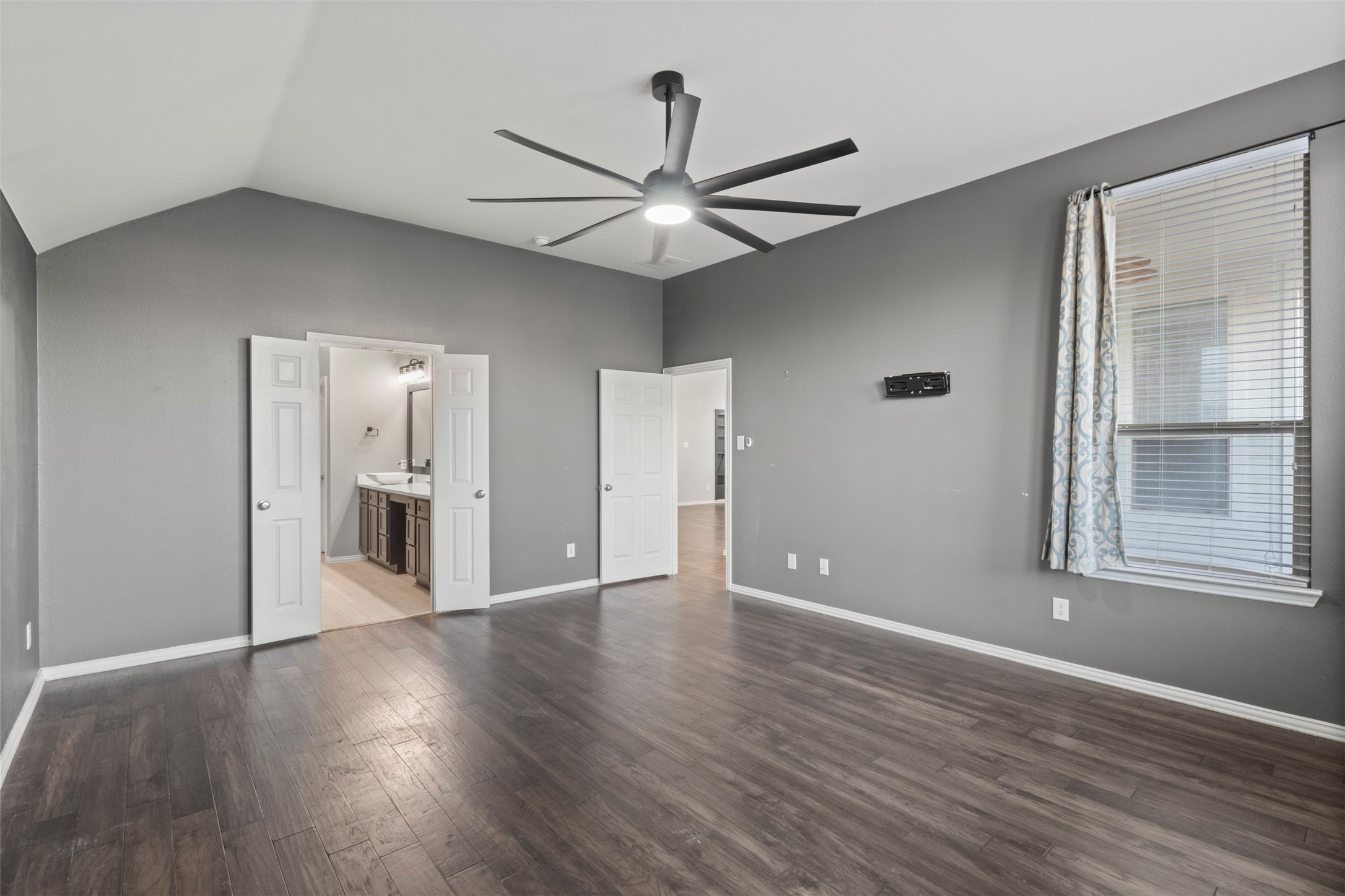 1931 Highland Oaks Drive