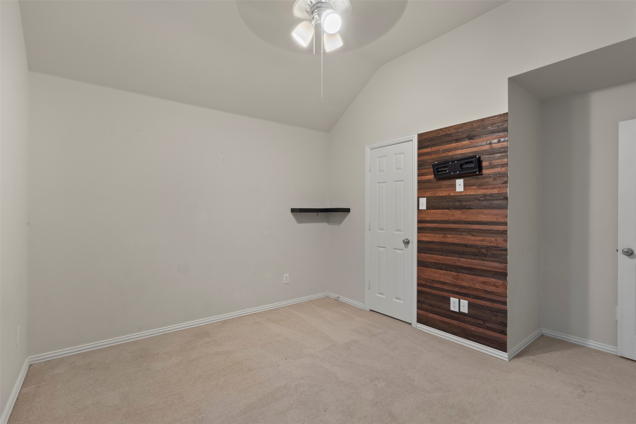 1931 Highland Oaks Drive