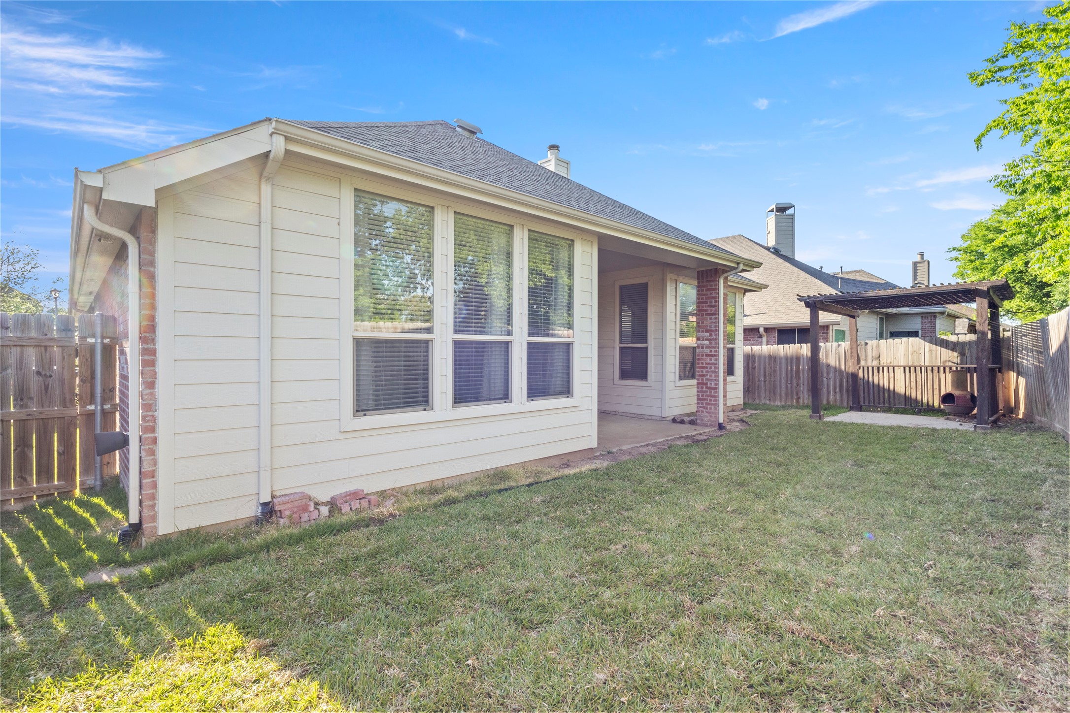 1931 Highland Oaks Drive