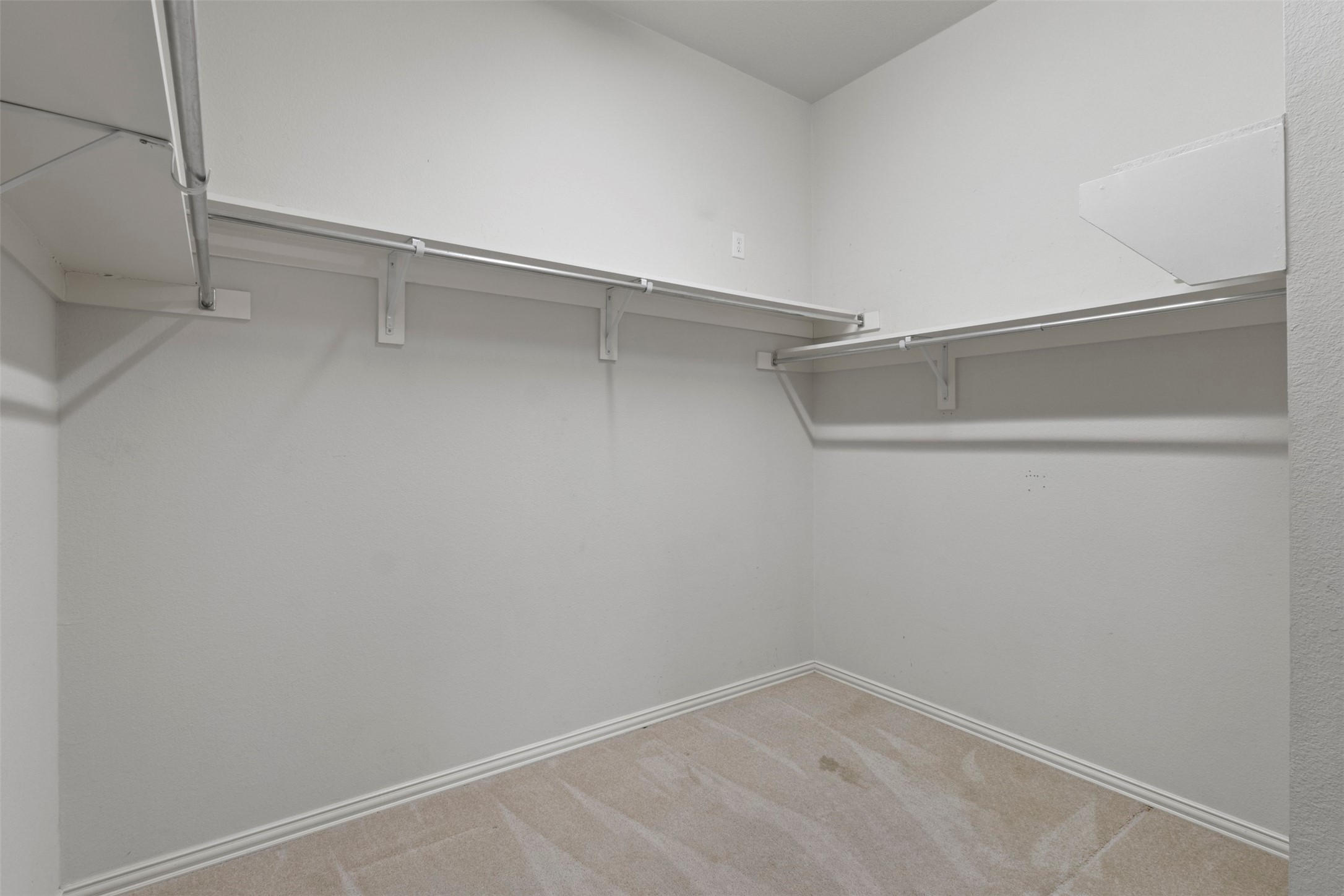 1931 Highland Oaks Drive