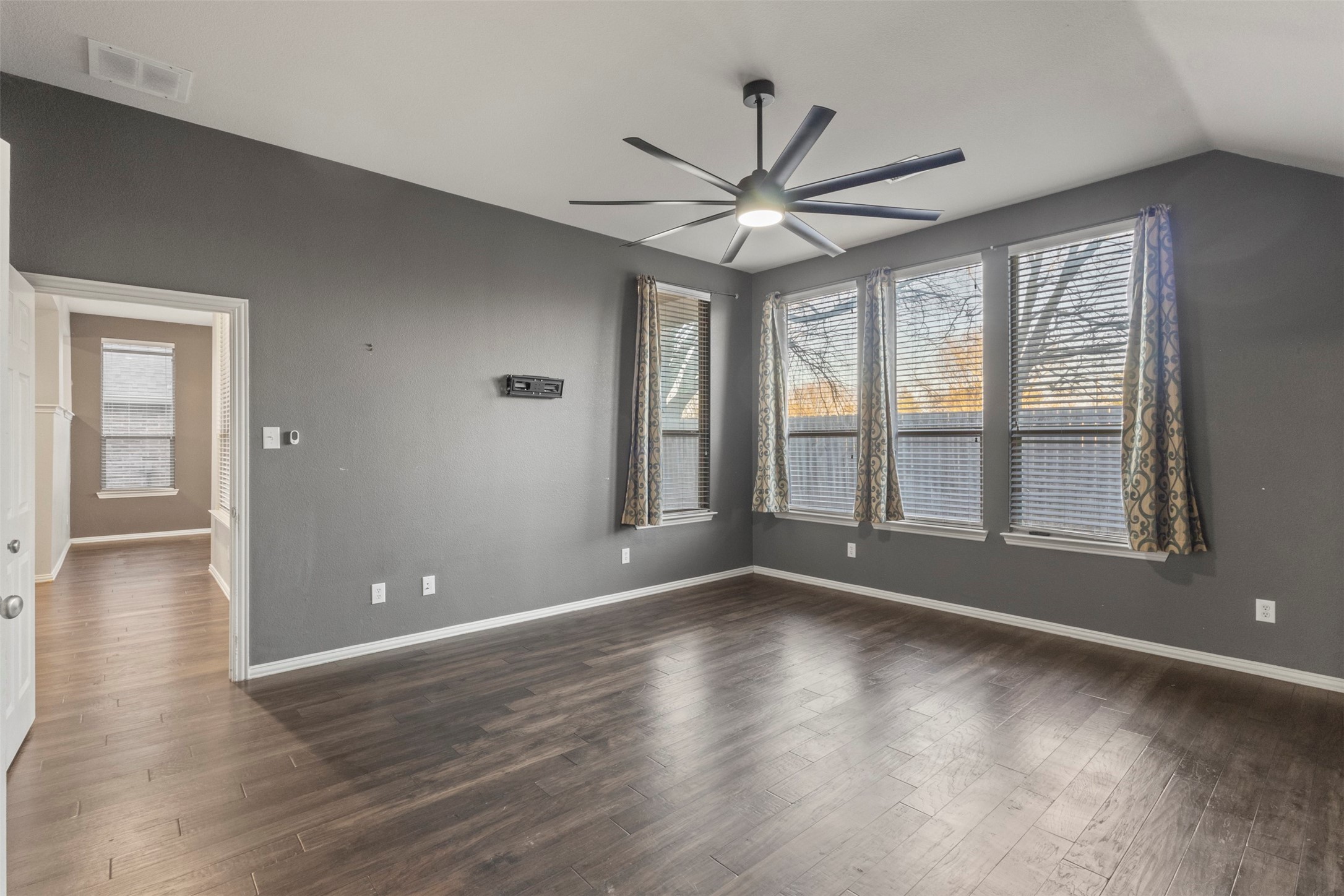 1931 Highland Oaks Drive