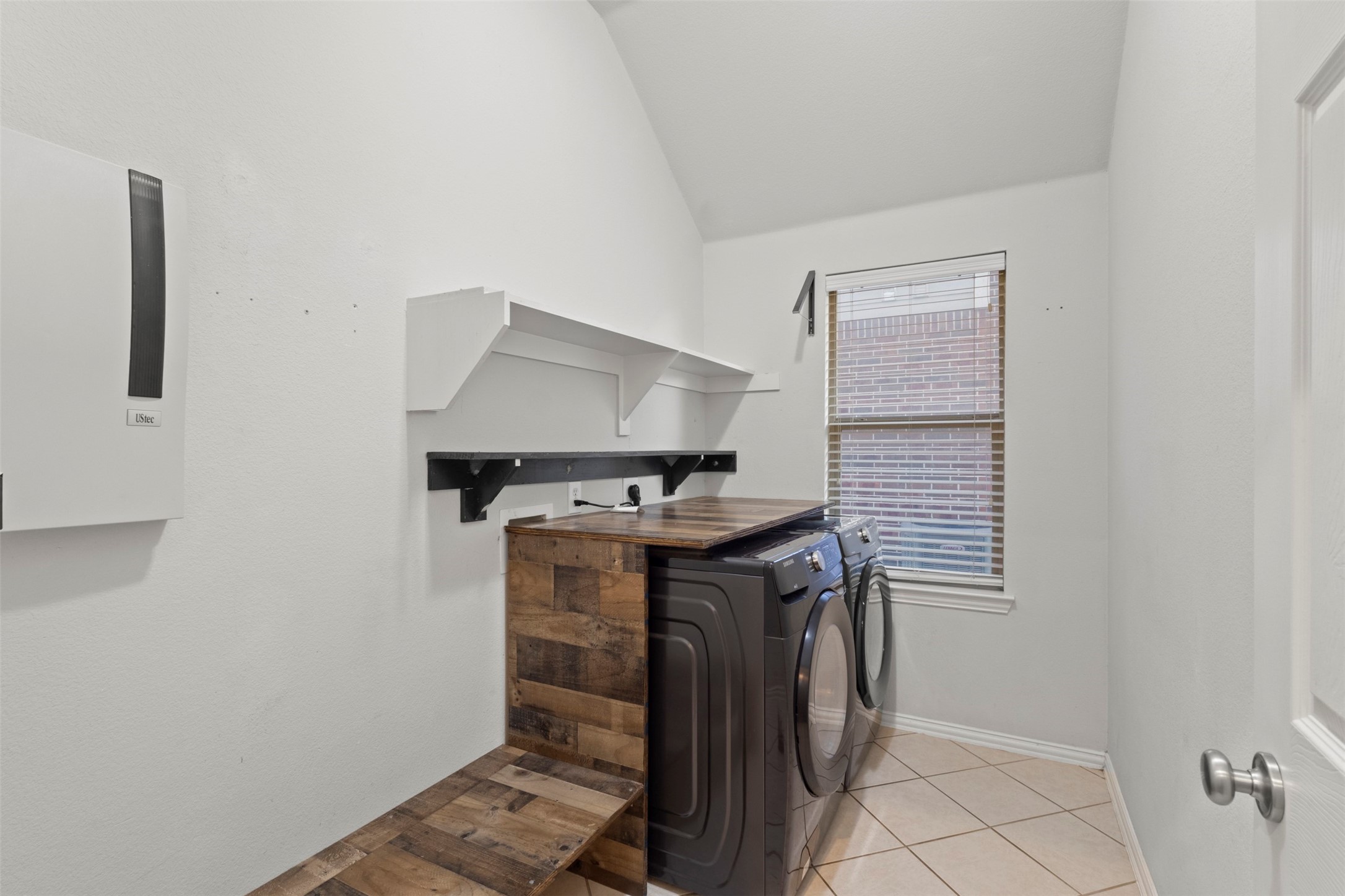 1931 Highland Oaks Drive