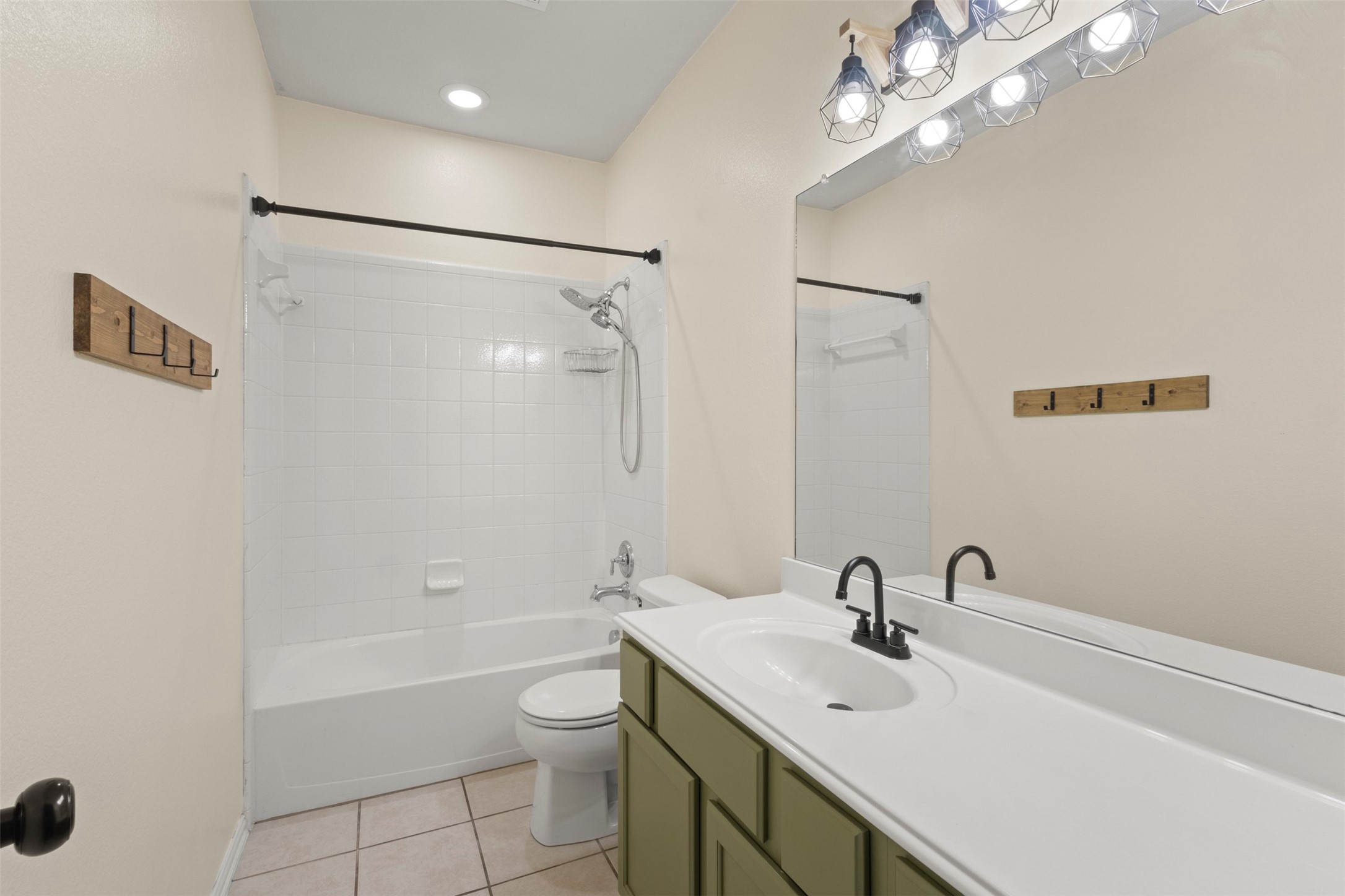 1931 Highland Oaks Drive