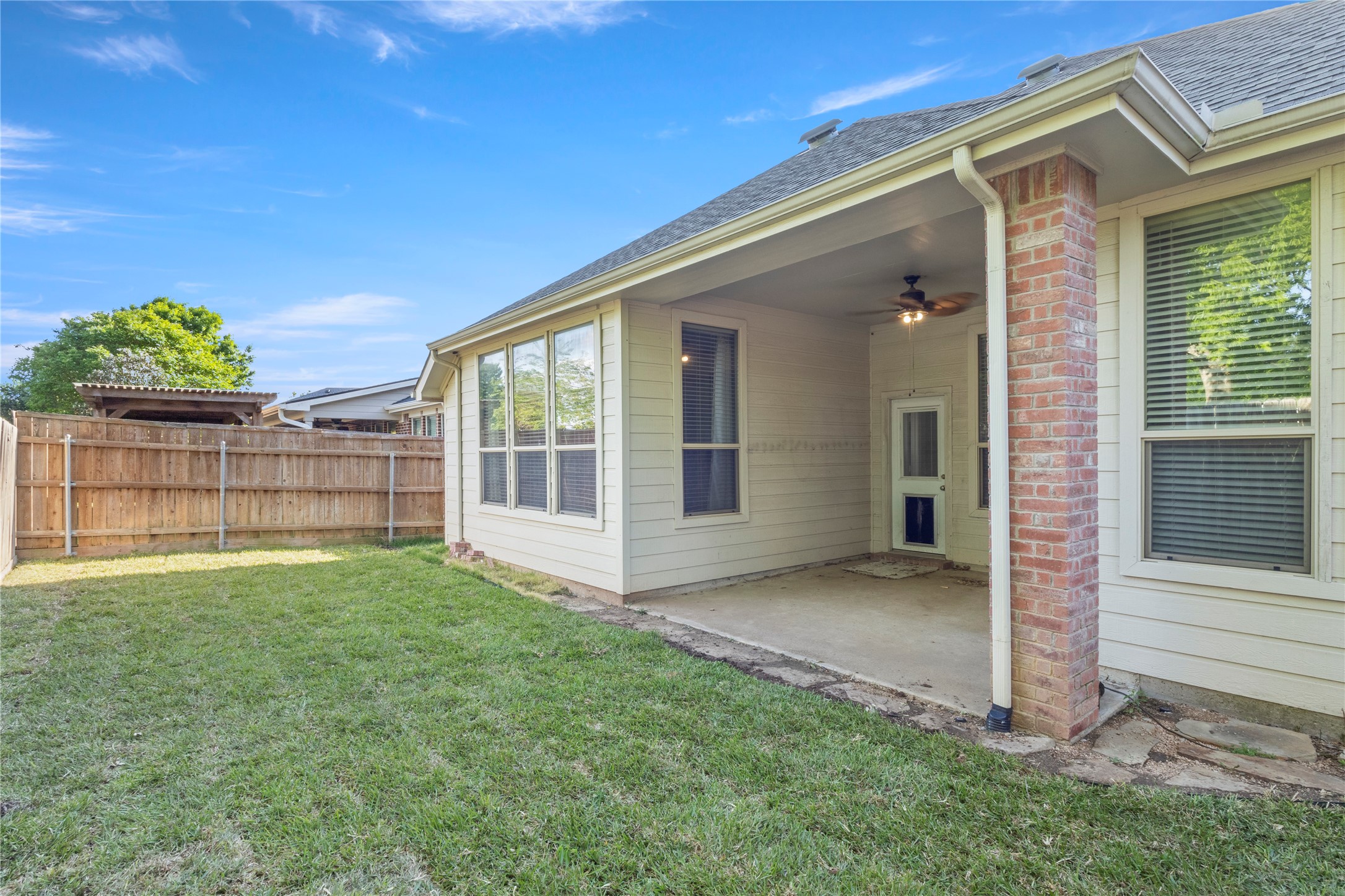 1931 Highland Oaks Drive