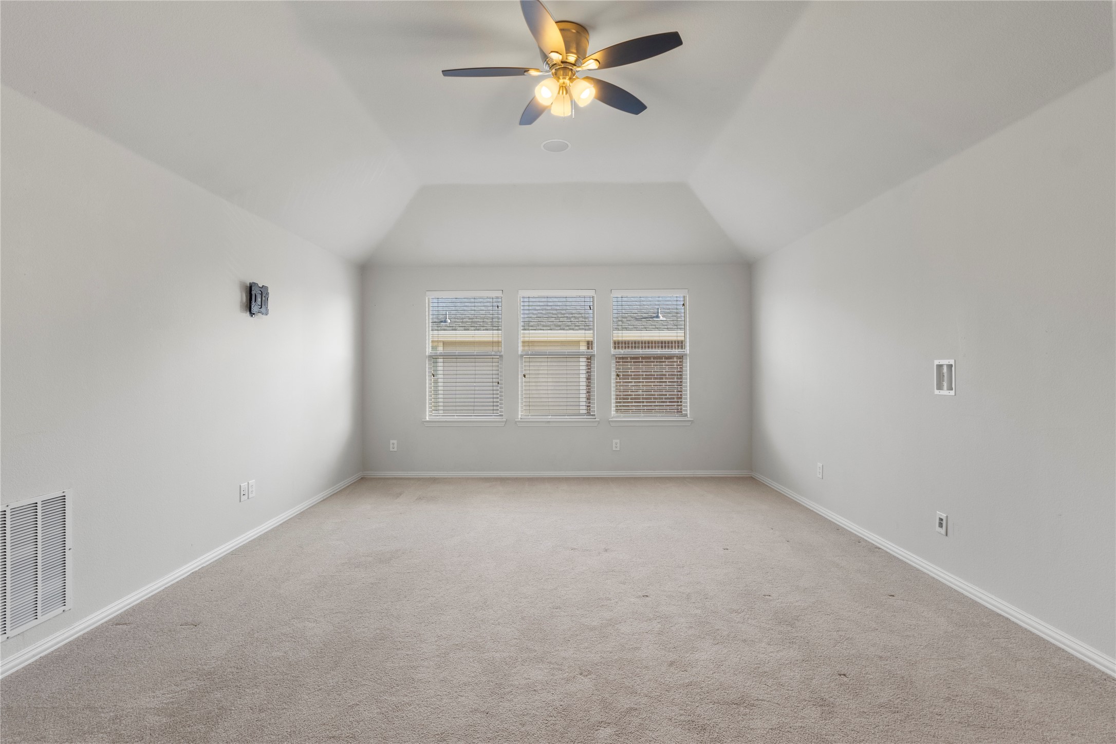 1931 Highland Oaks Drive