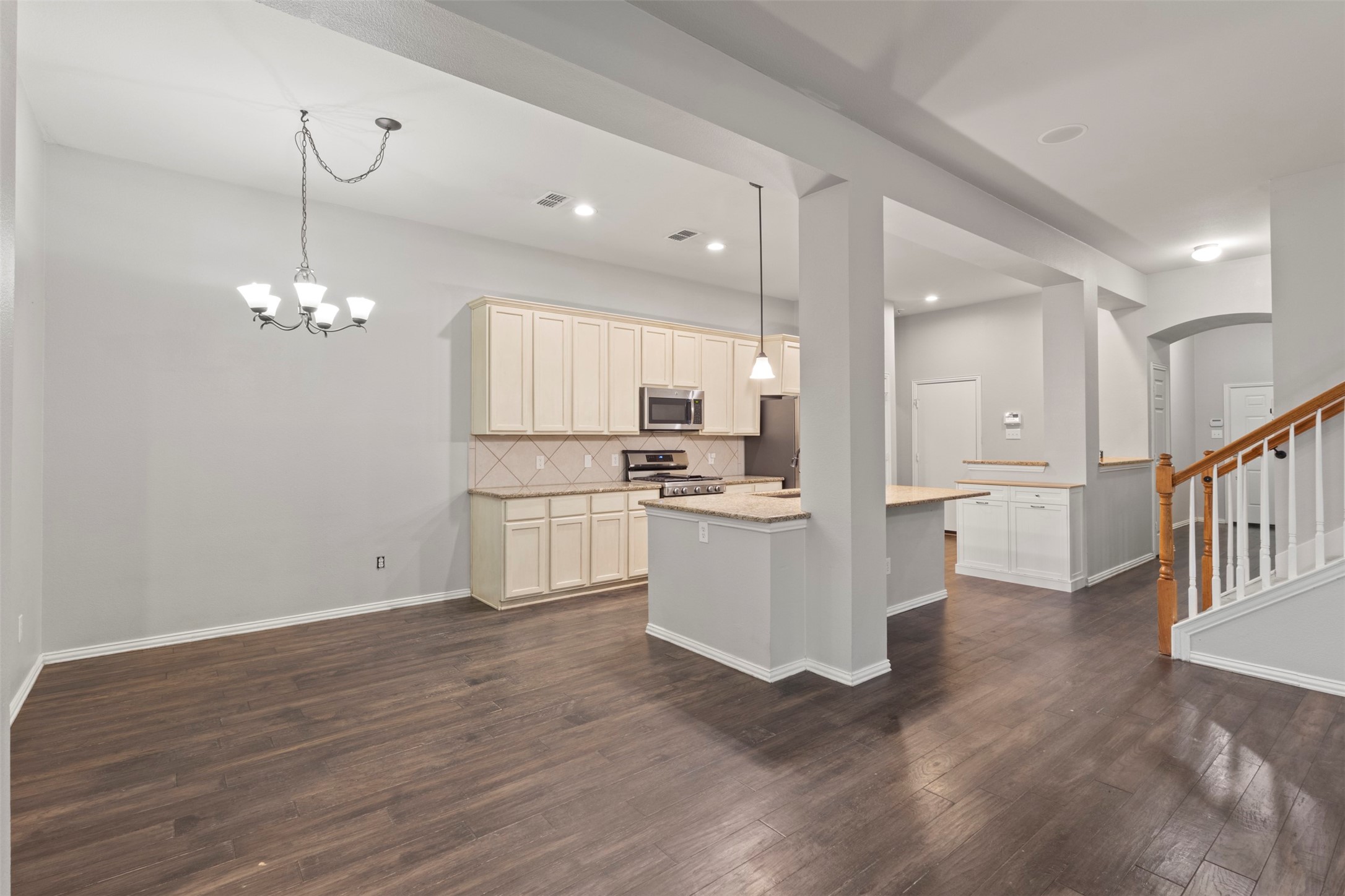 1931 Highland Oaks Drive